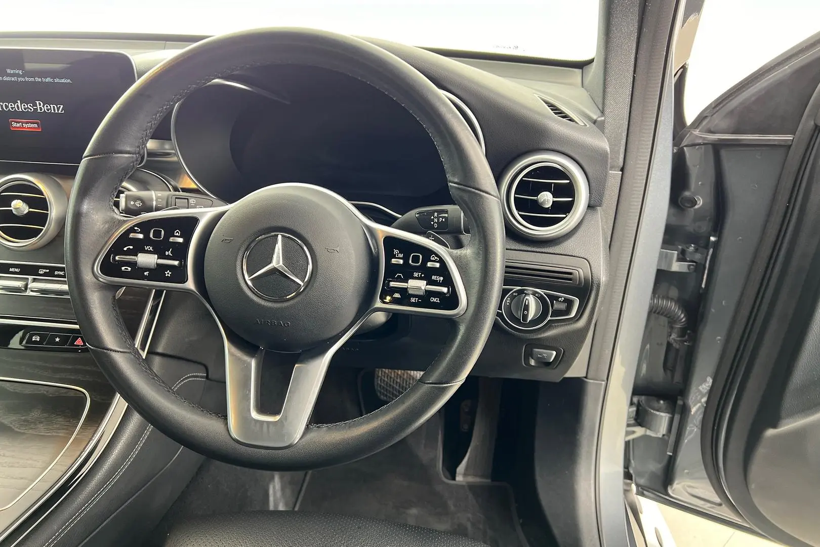 2019 Mercedes-Benz Glc-Class Gallery Image 14