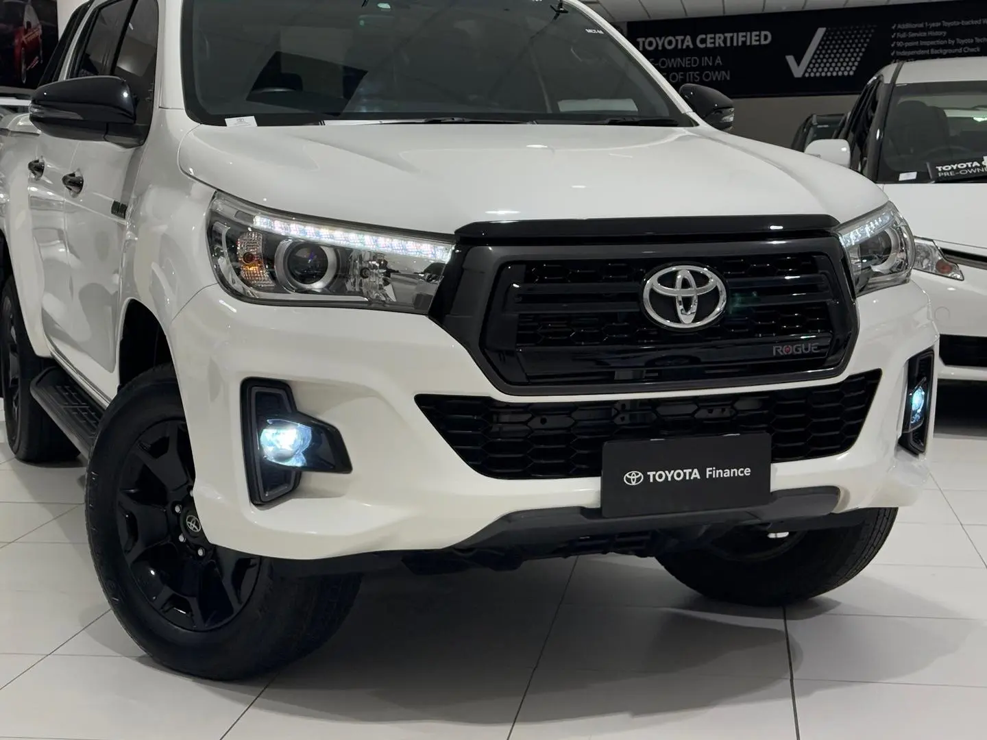 2018 Toyota Hilux Gallery Image 3