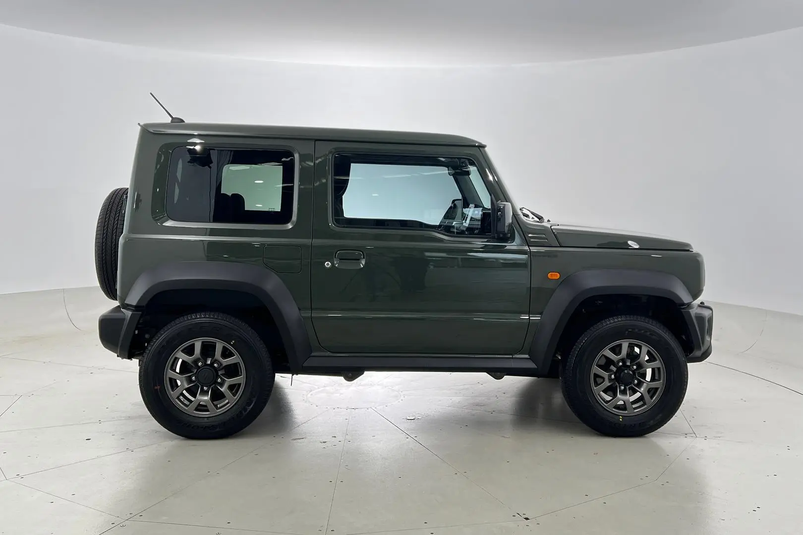 2023 Suzuki Jimny Gallery Image 3