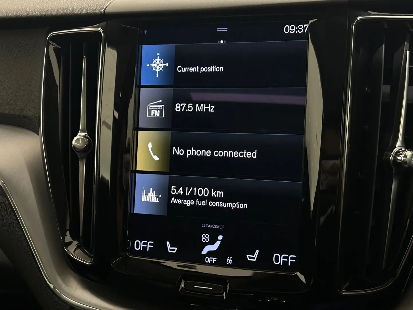 2020 Volvo XC60 Gallery Image 15