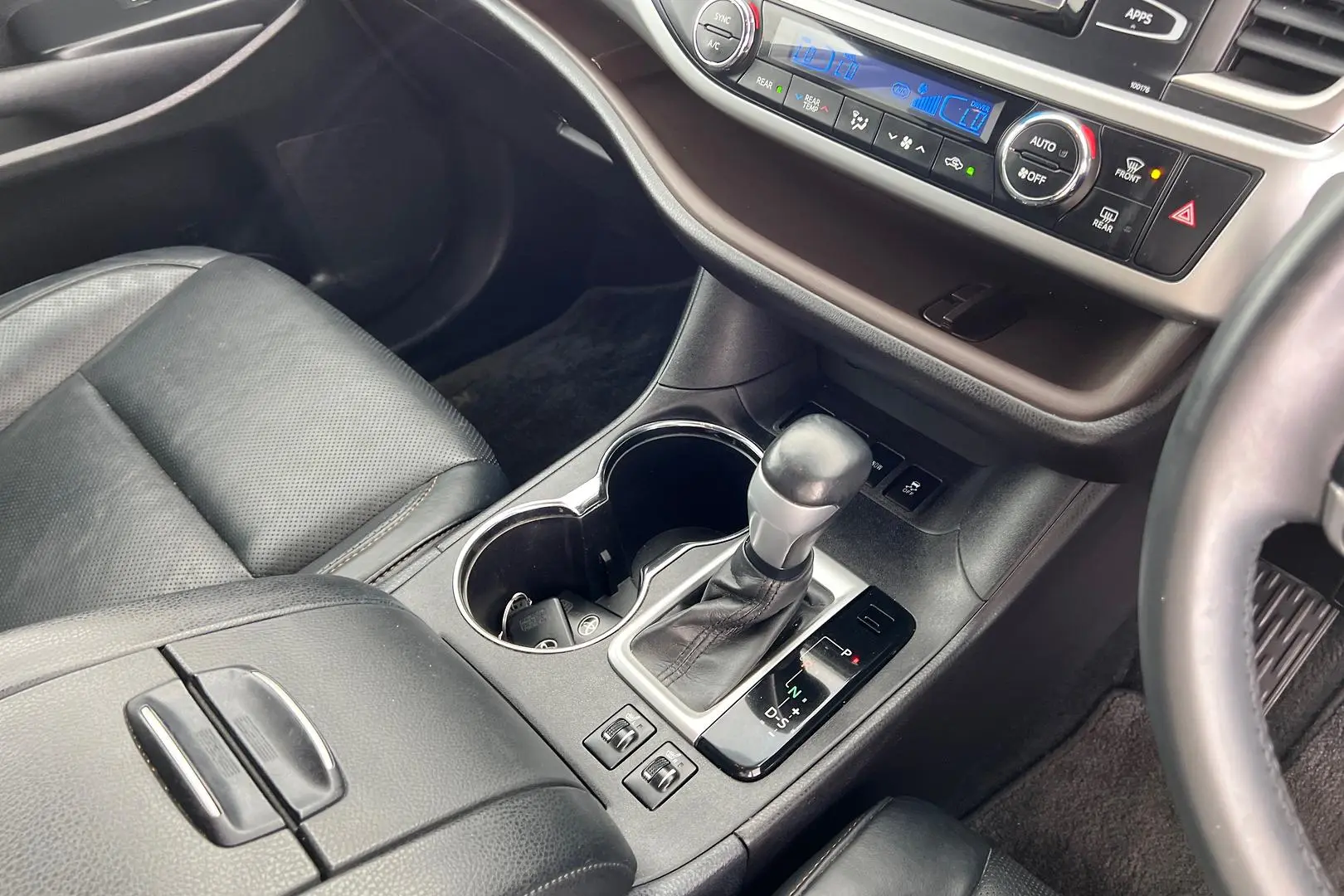 2015 Toyota Kluger Gallery Image 18