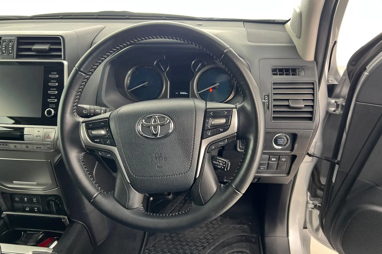 2023 Toyota Landcruiser Prado Gallery Image 15