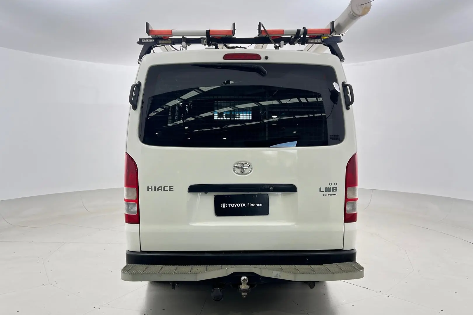 2018 Toyota Hiace Gallery Image 7