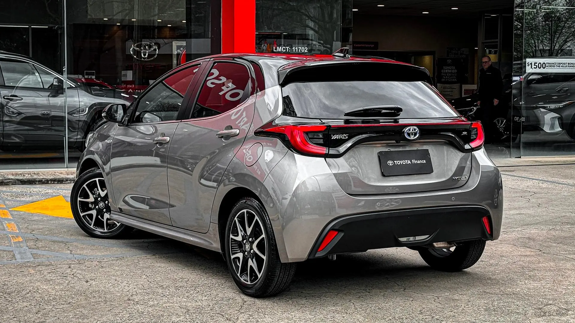 2022 Toyota Yaris Image 2