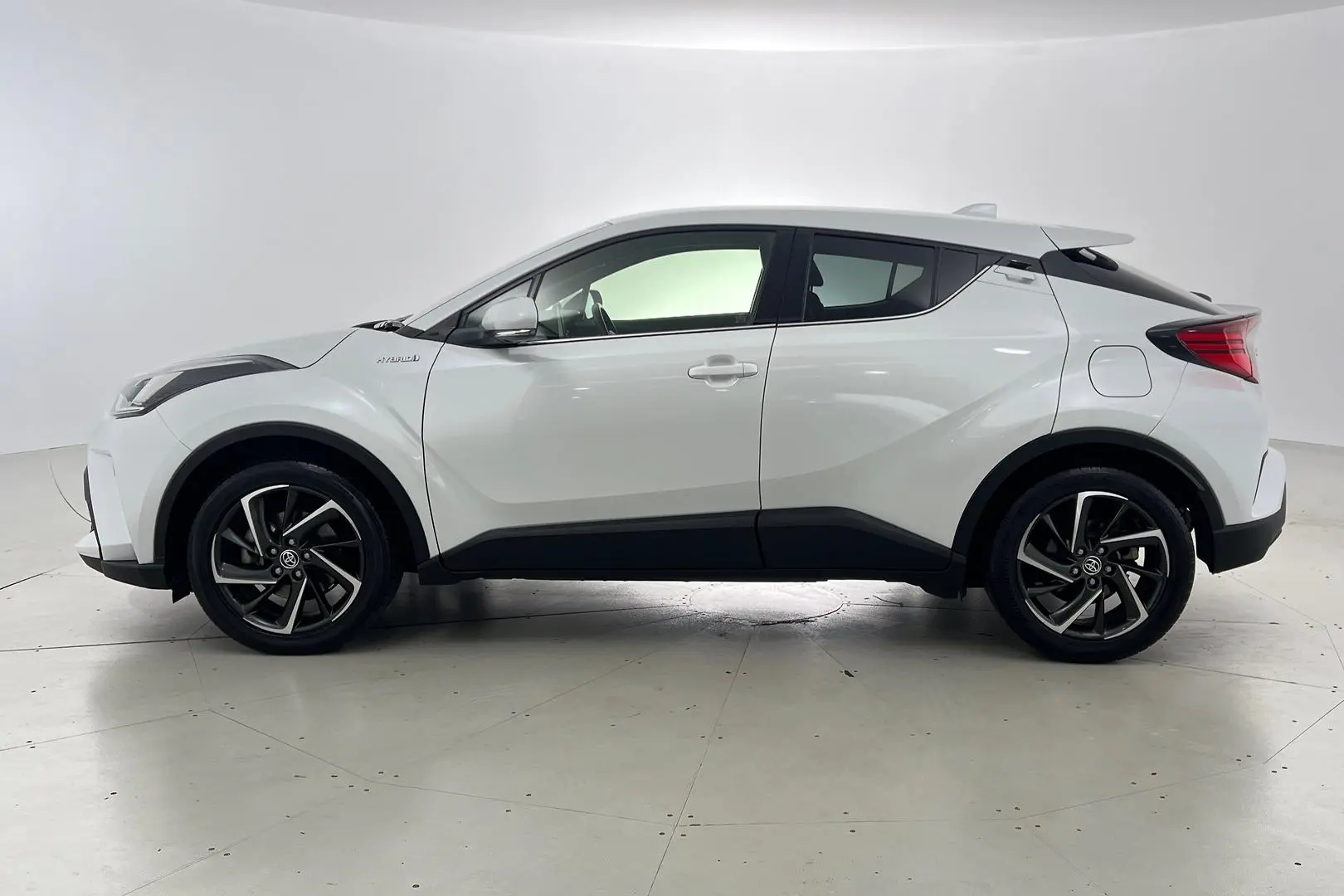 2022 Toyota C-HR Gallery Image 7