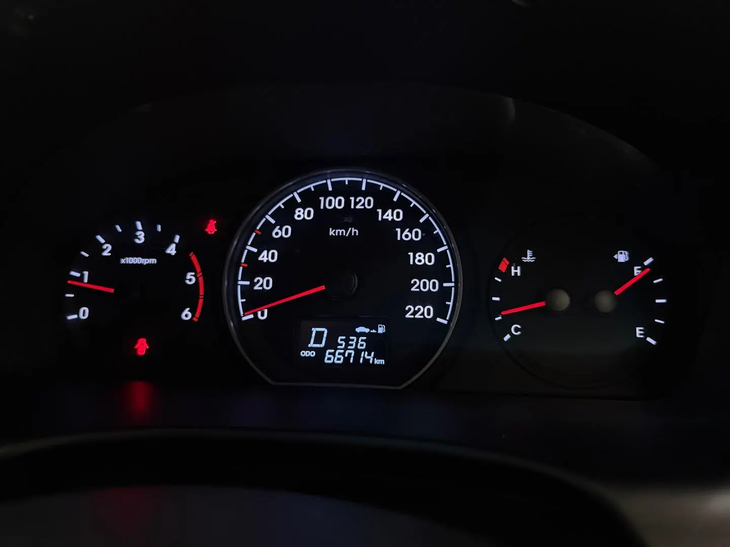 2021 Hyundai iLoad Gallery Image 22