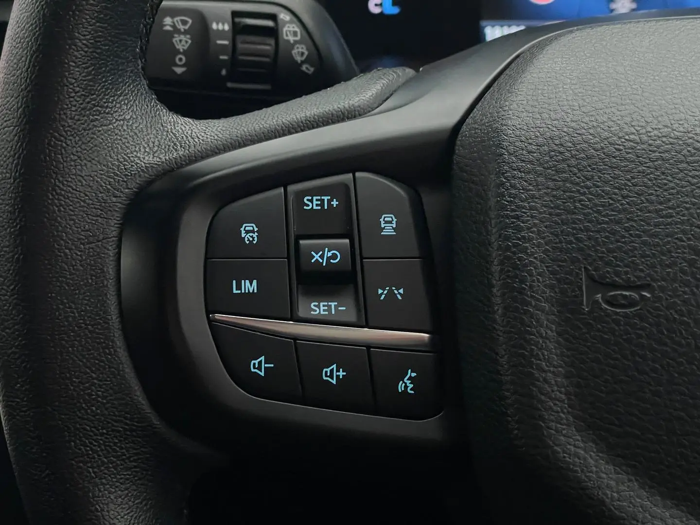 2023 Ford Everest Gallery Image 23