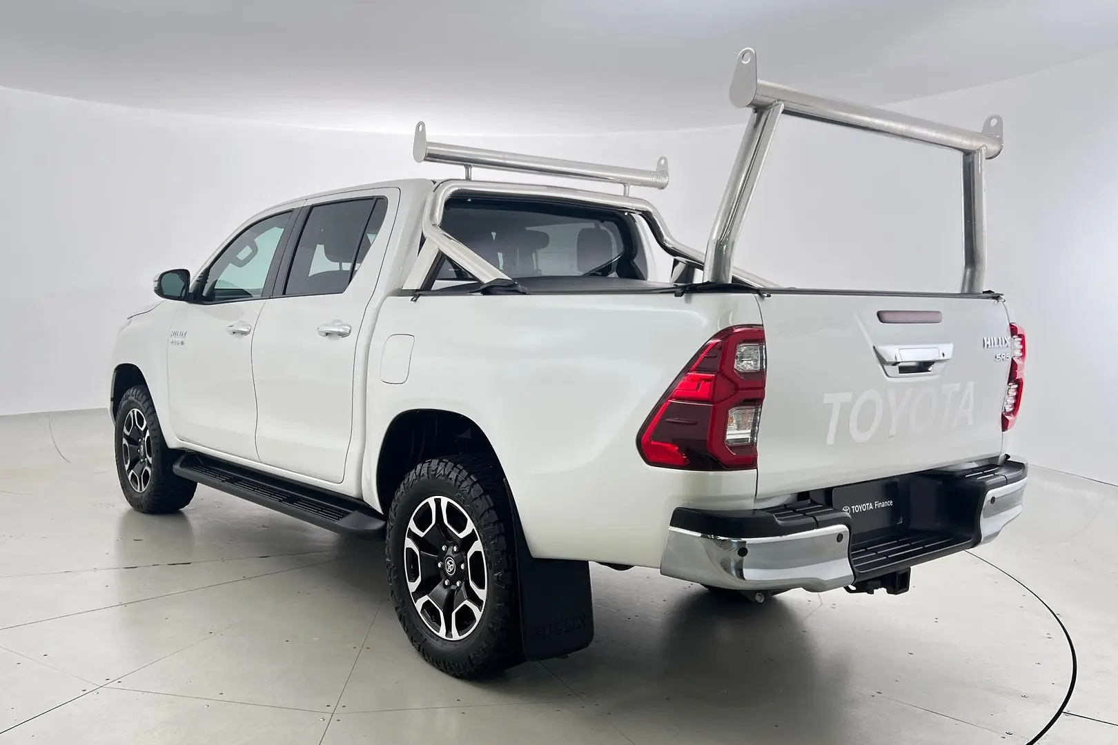 2020 Toyota Hilux Gallery Image 7