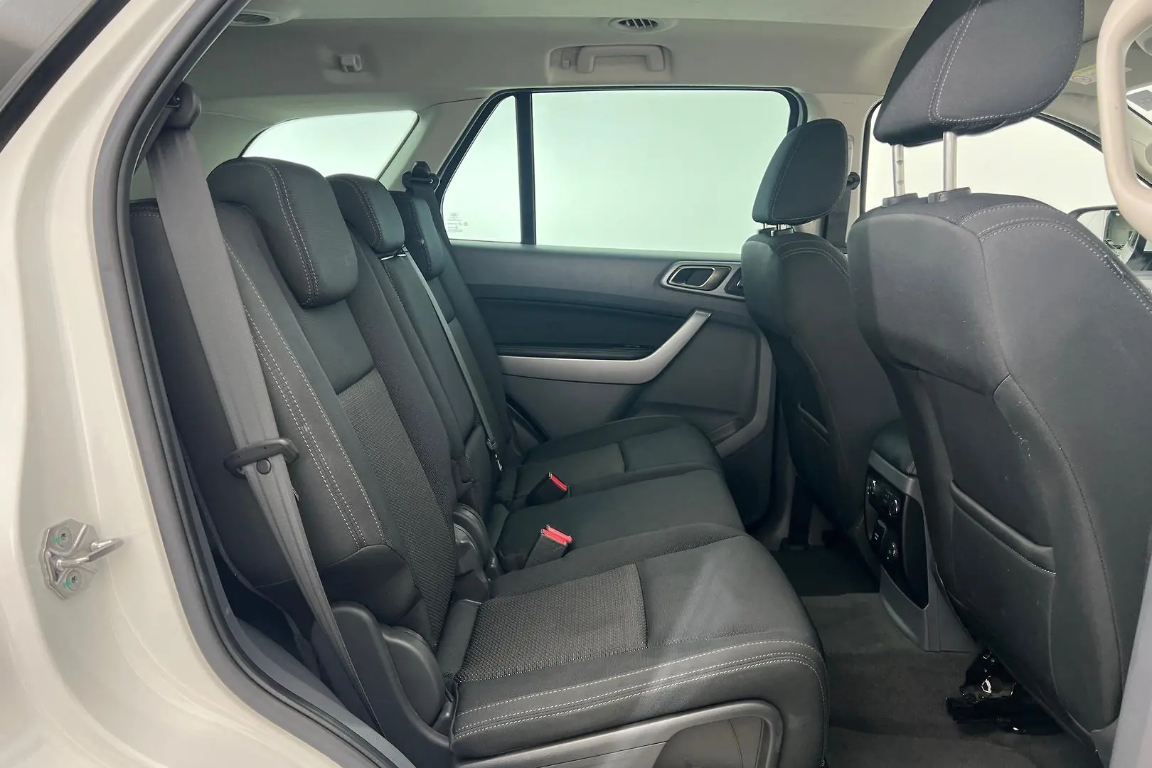 2018 Ford Everest Gallery Image 15