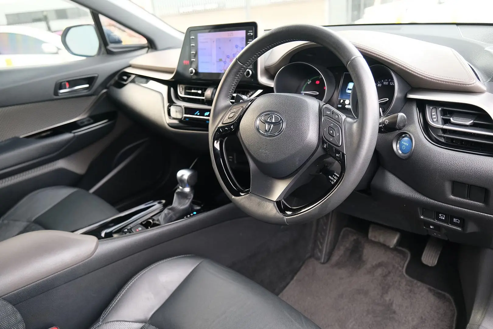 2023 Toyota C-HR Gallery Image 7