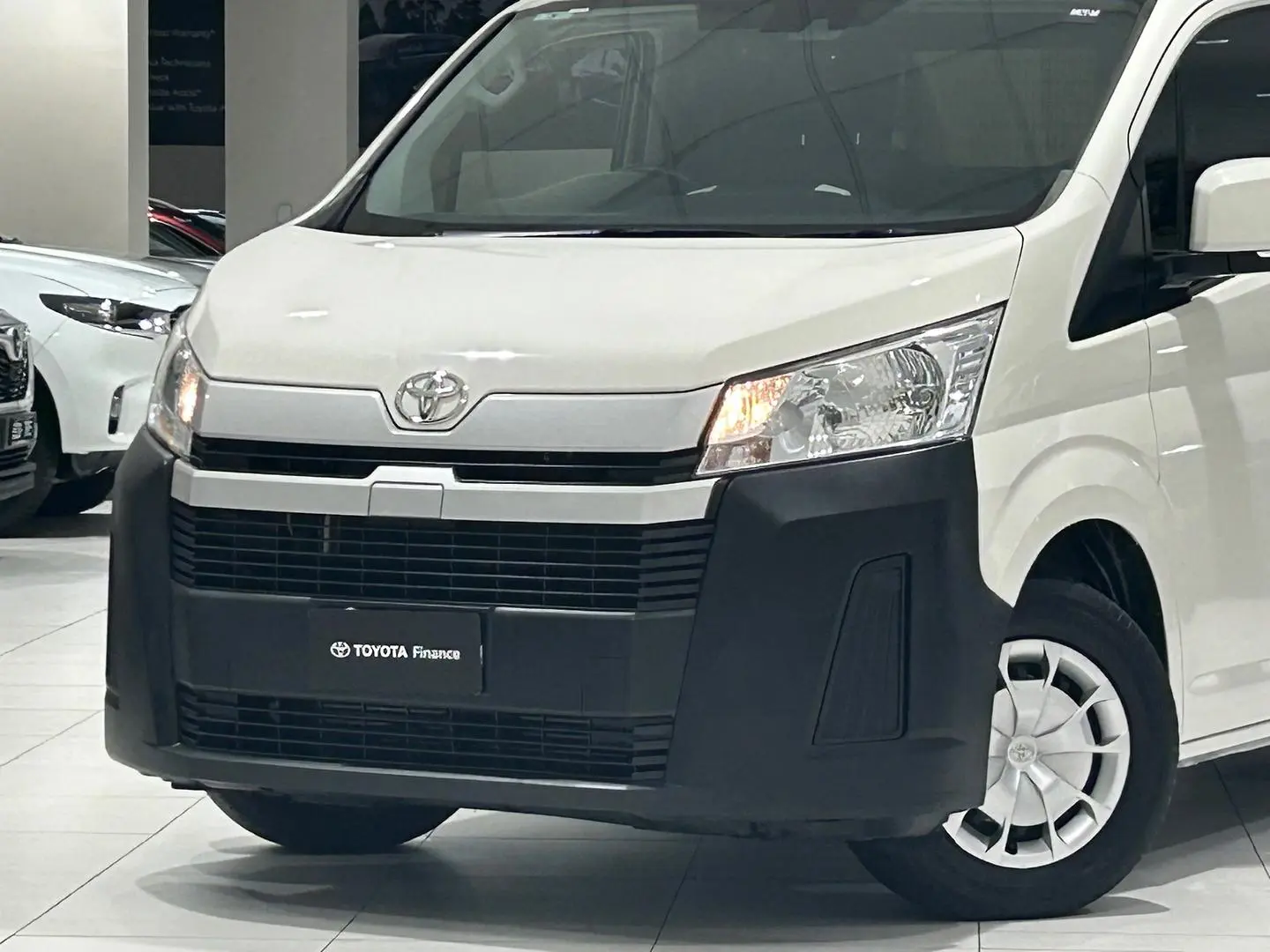 2022 Toyota Hiace Gallery Image 7