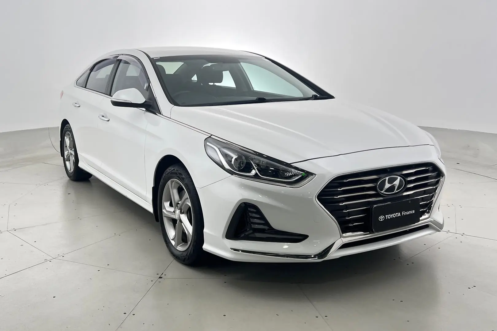 2018 Hyundai Sonata Gallery Image 1