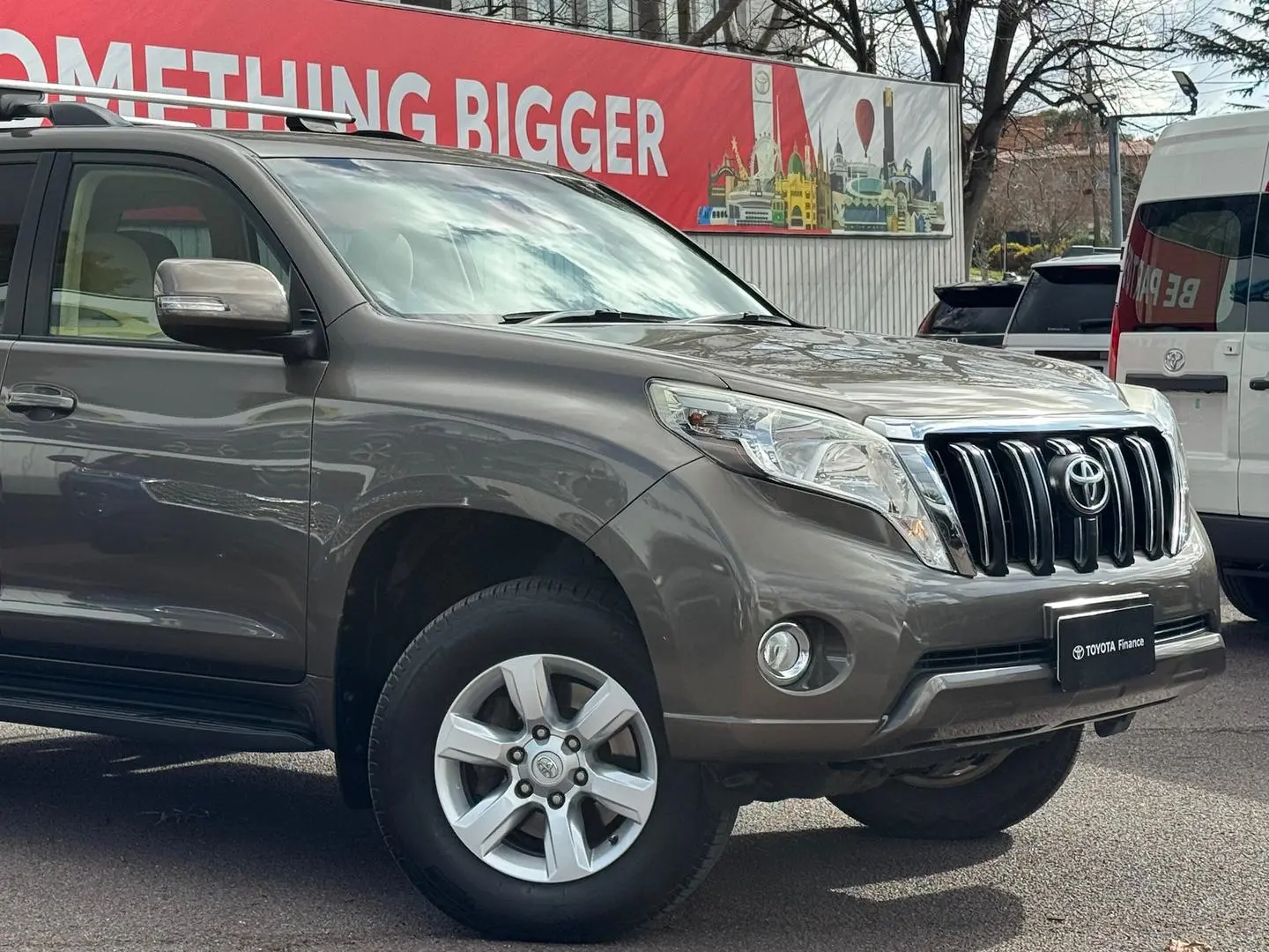 2014 Toyota Landcruiser Prado Gallery Image 2