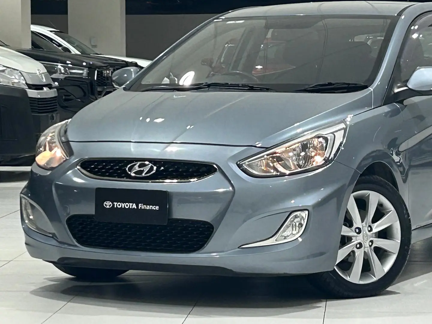 2017 Hyundai Accent Gallery Image 5