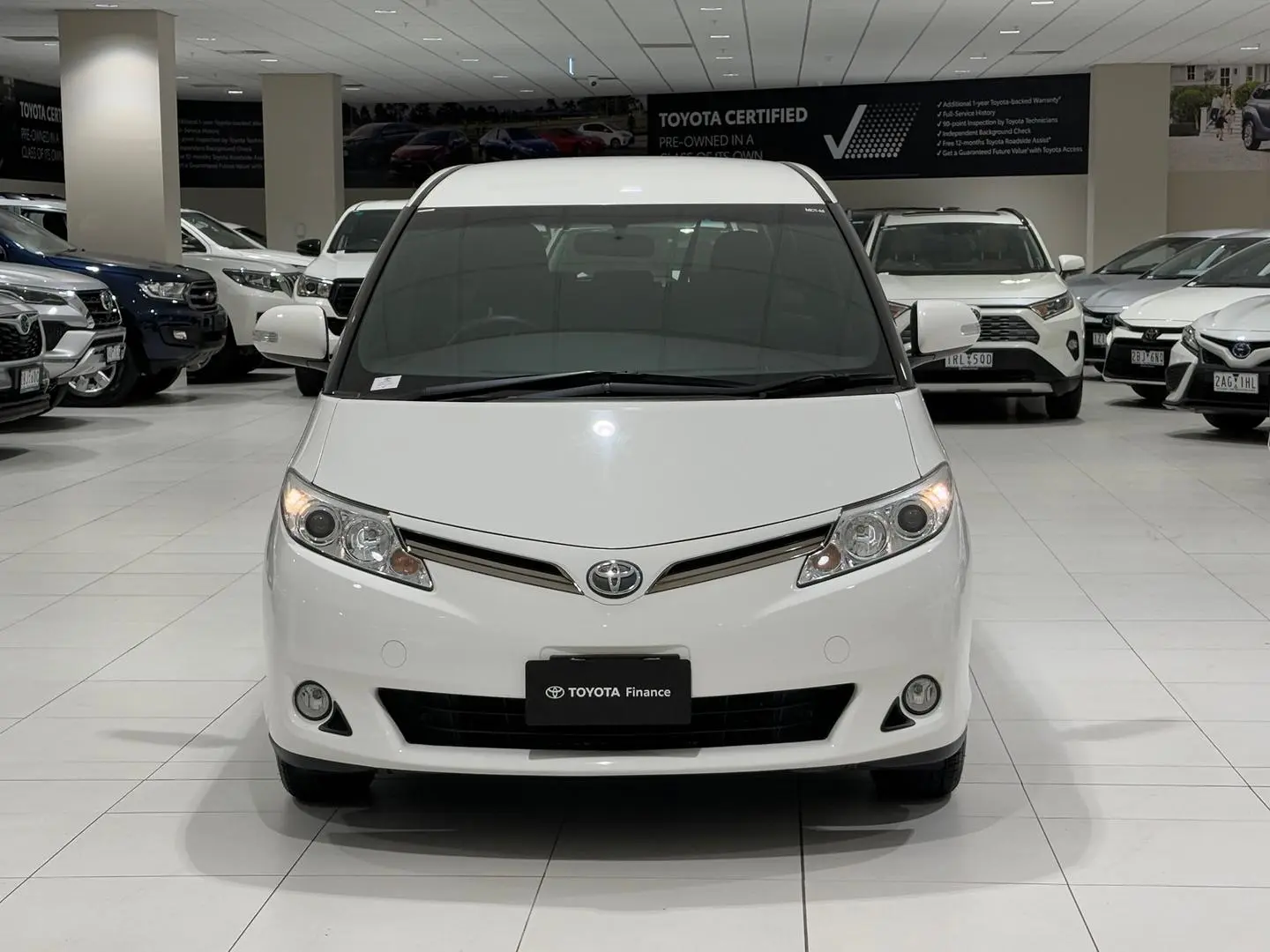 2018 Toyota Tarago Gallery Image 4