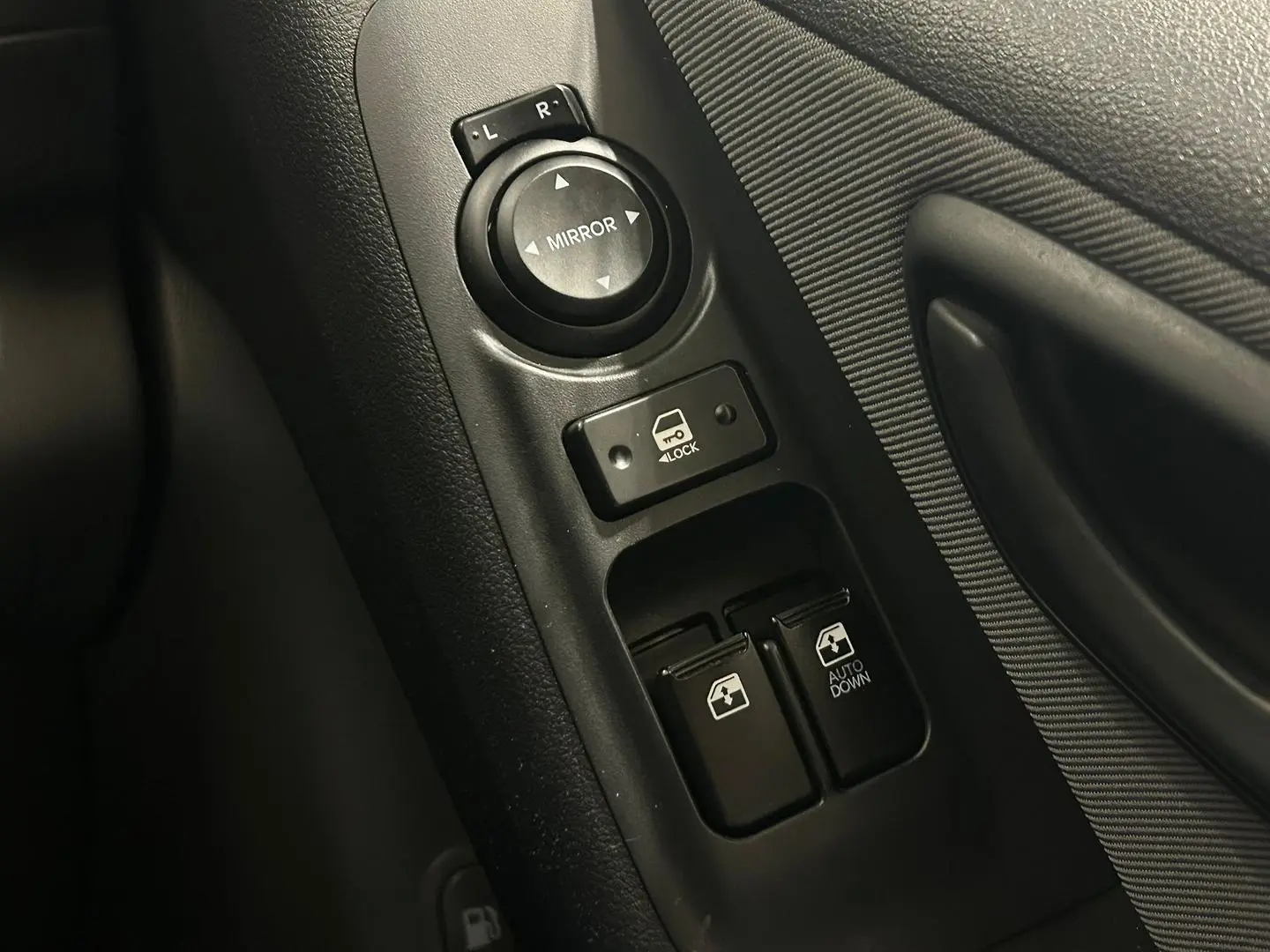 2020 Hyundai iLoad Gallery Image 18