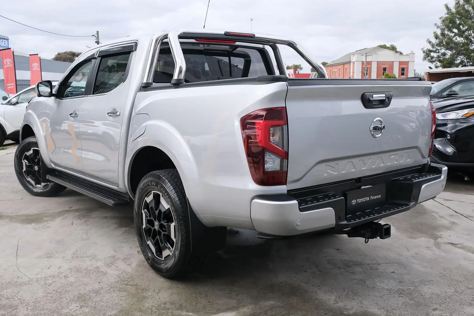 2021 Nissan Navara Gallery Image 4
