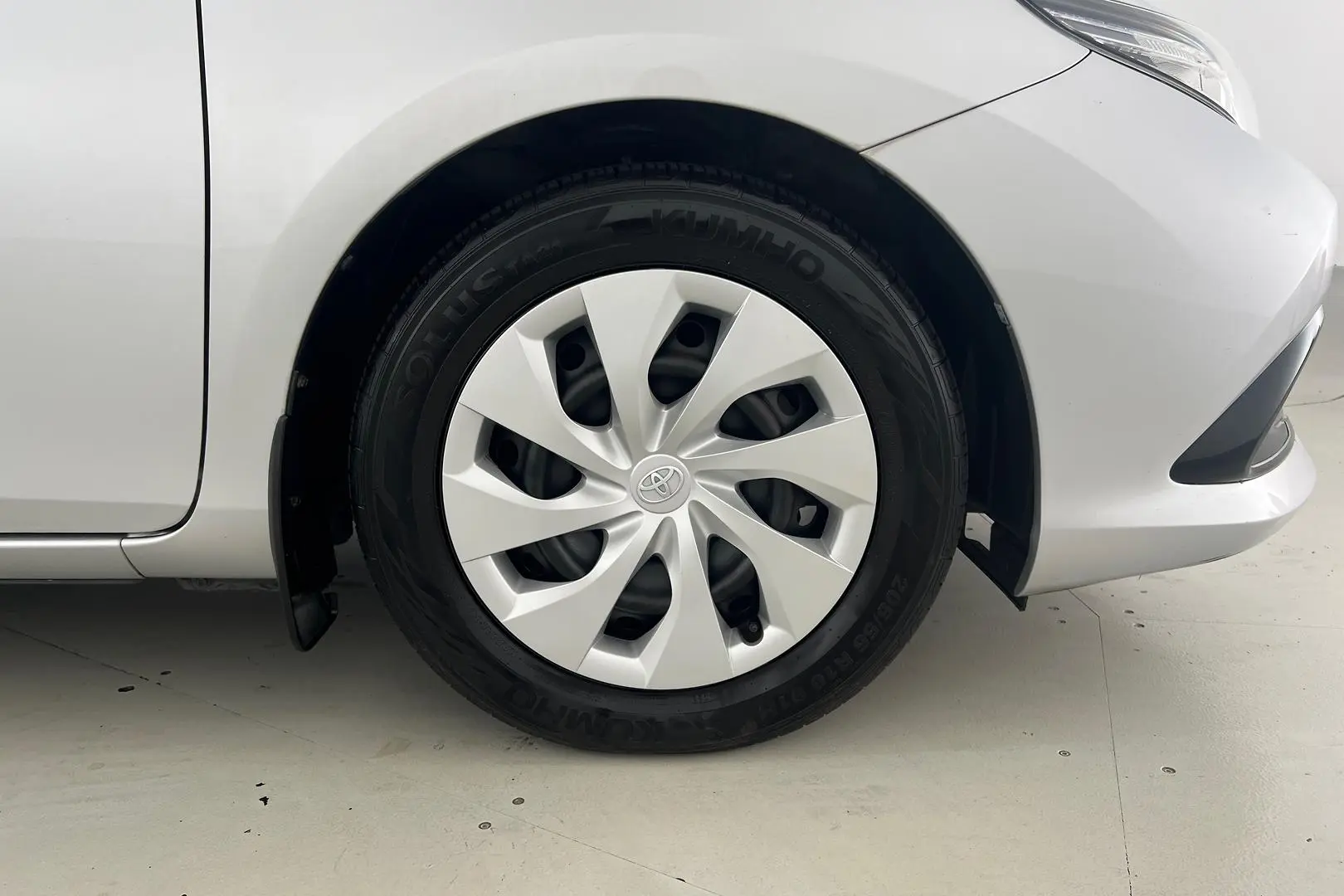 2018 Toyota Corolla Gallery Image 16
