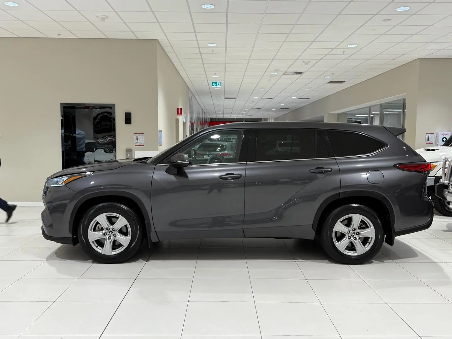 2022 Toyota Kluger Gallery Image 6
