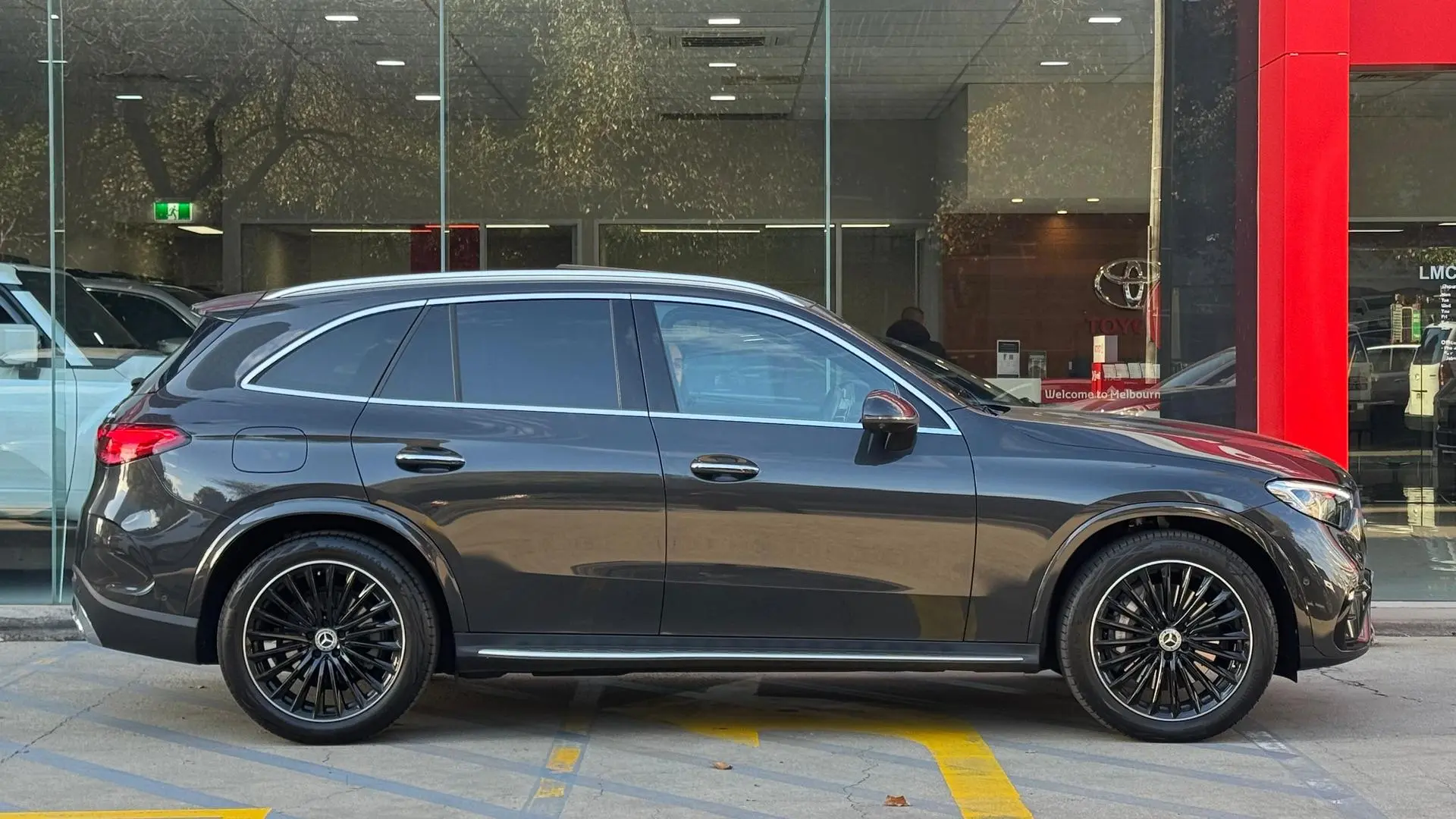 2023 Mercedes-Benz GLC-Class Gallery Image 6