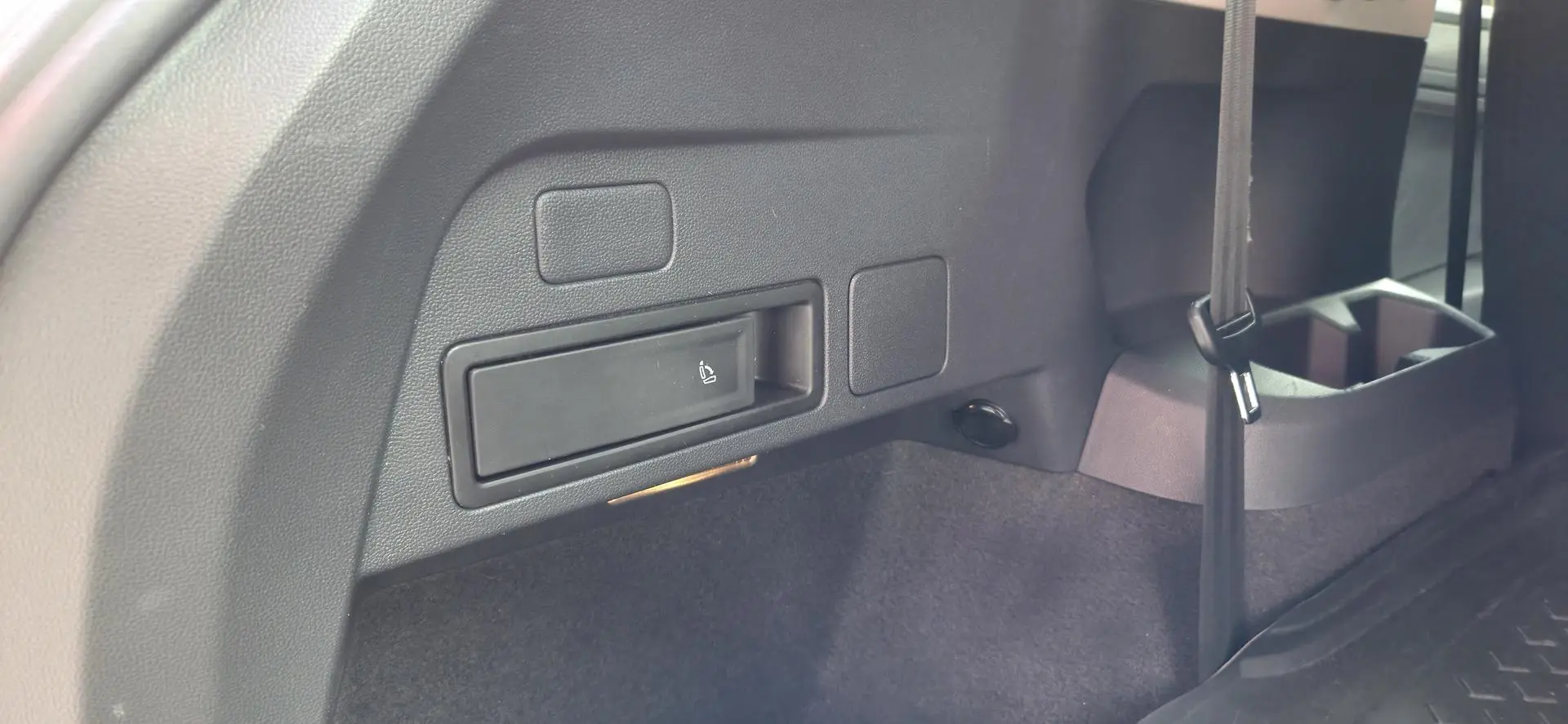 2020 Volkswagen Tiguan Gallery Image 30