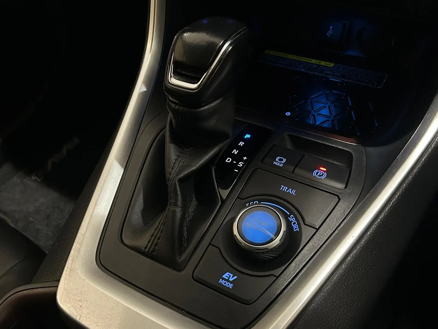 2021 Toyota RAV4 Gallery Image 17