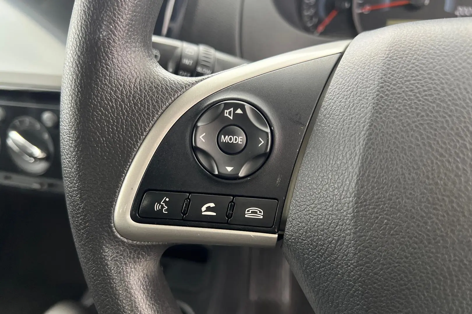 2020 Mitsubishi Mirage Gallery Image 16