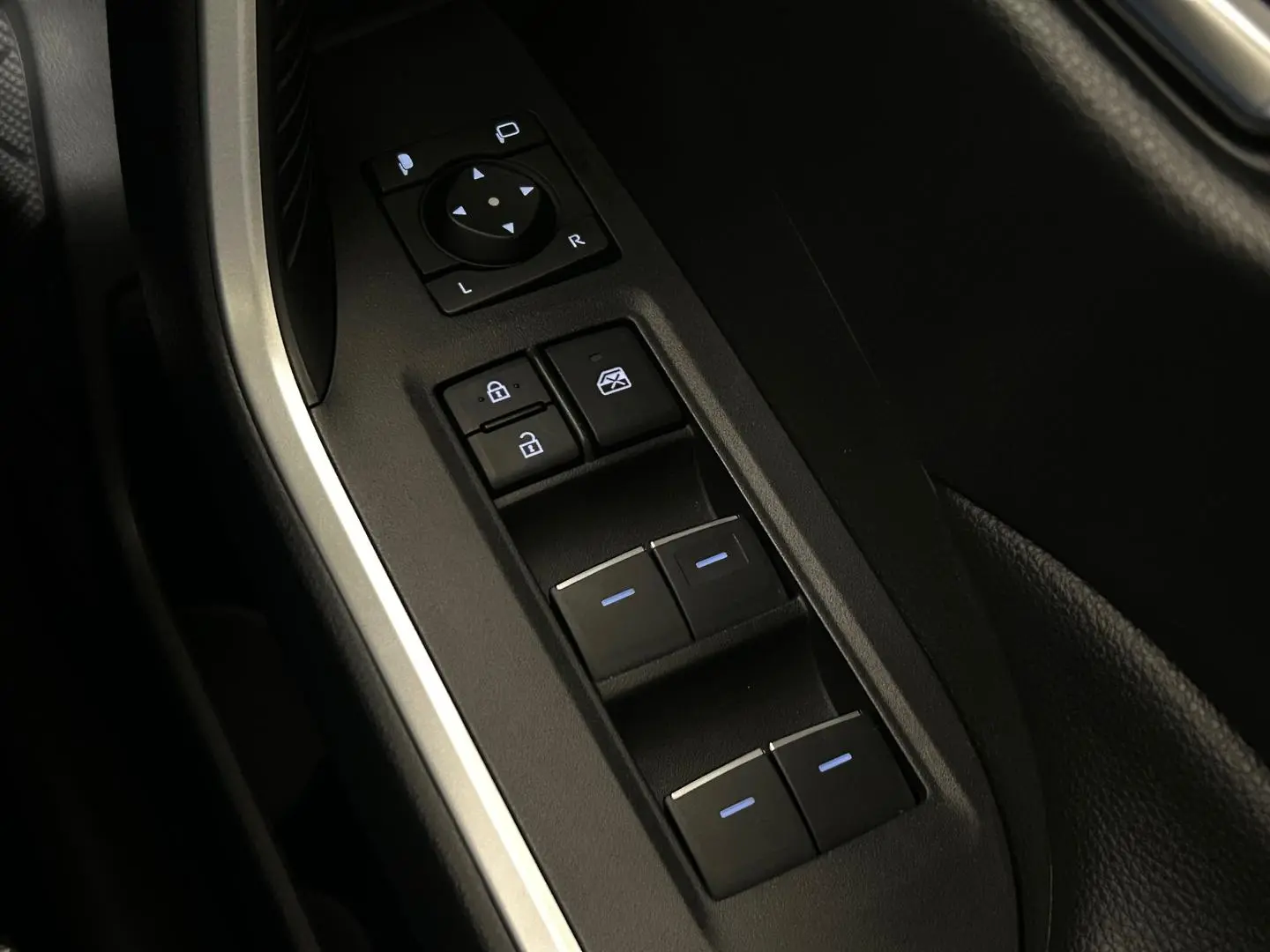 2024 Toyota RAV4 Gallery Image 20