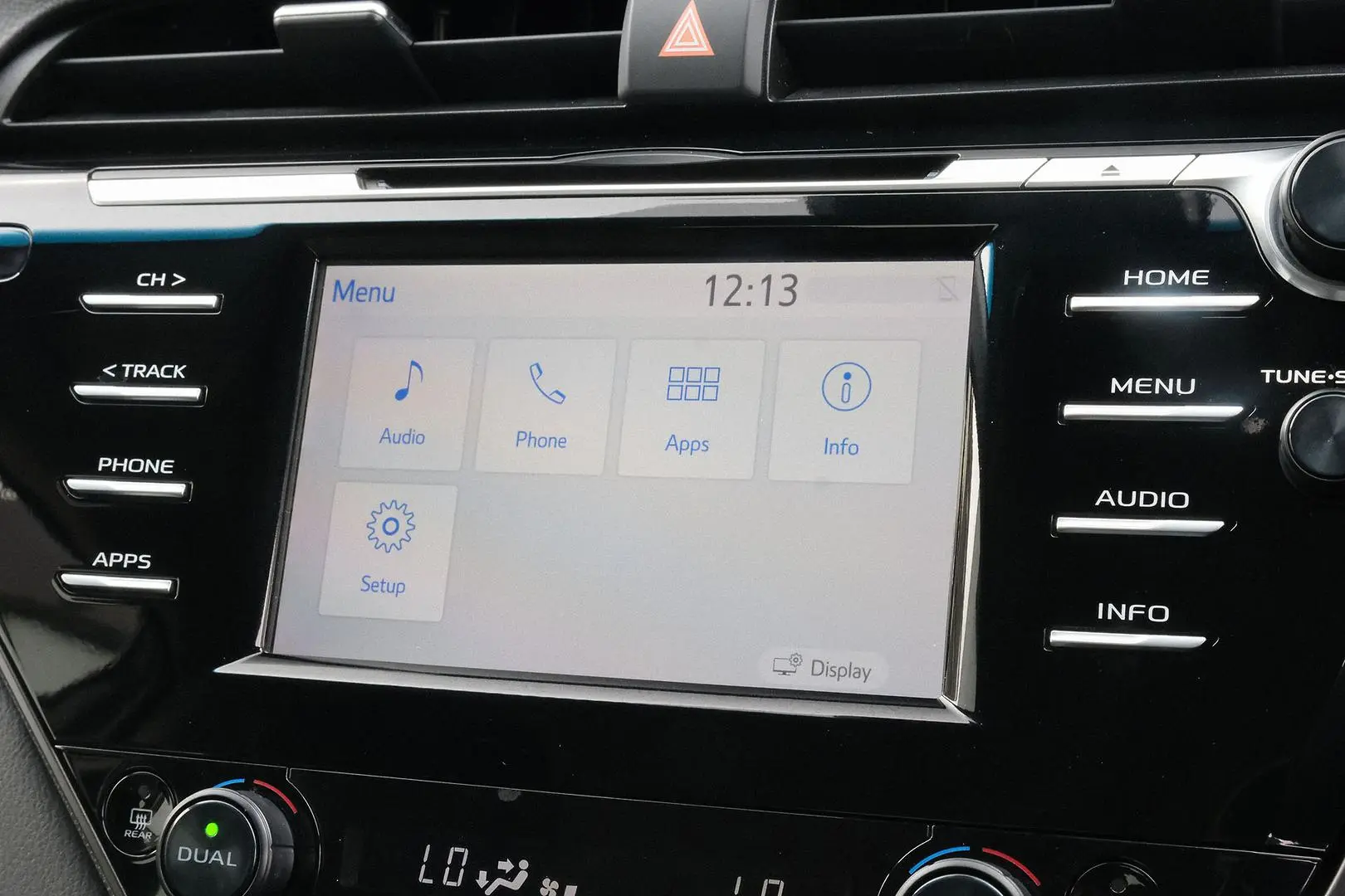 2019 Toyota Camry Gallery Image 9