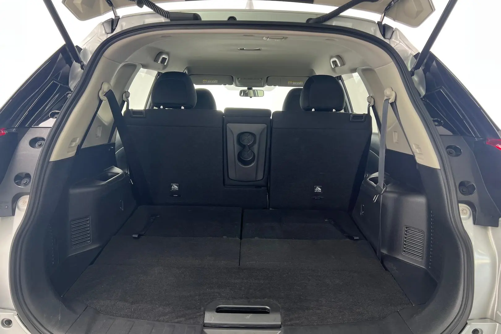 2017 Nissan X-TRAIL Gallery Image 14
