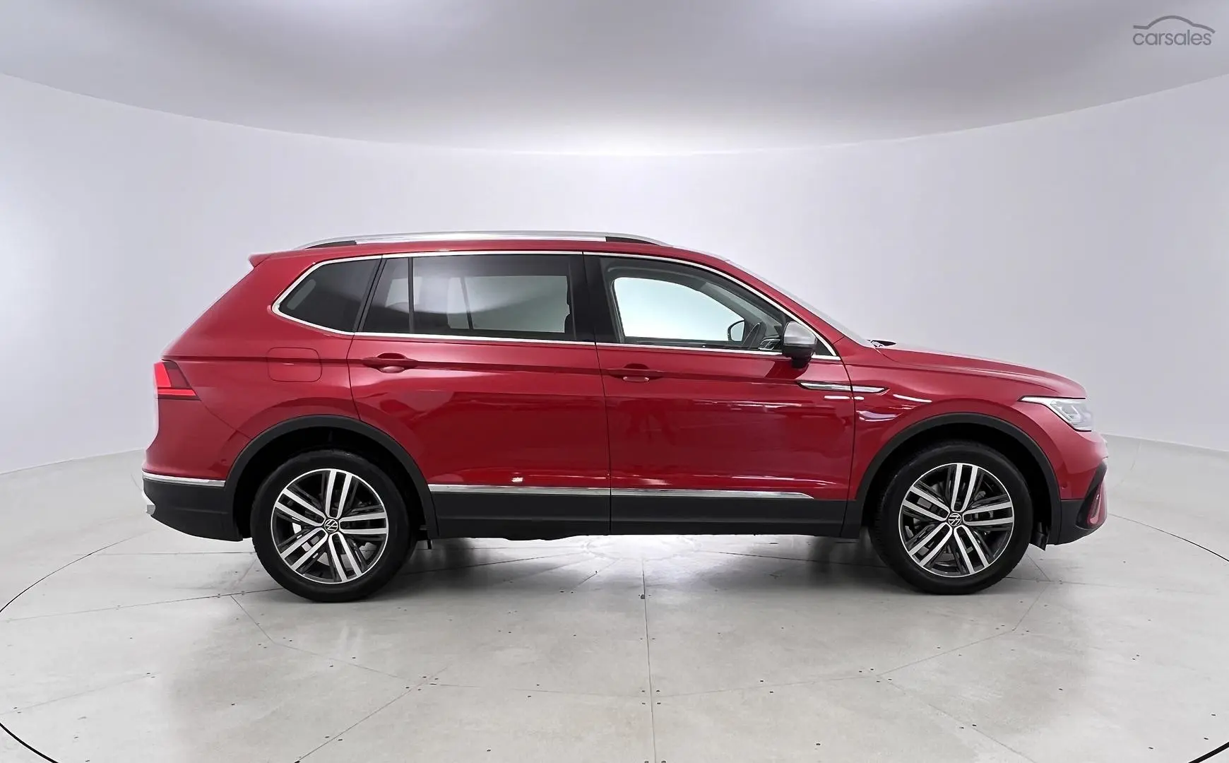 2024 Volkswagen Tiguan Image 2