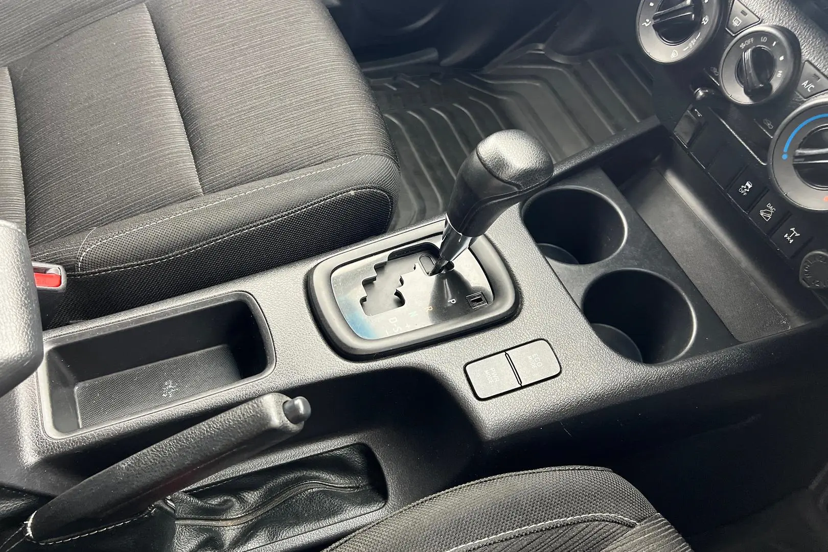 2018 Toyota Hilux Gallery Image 21
