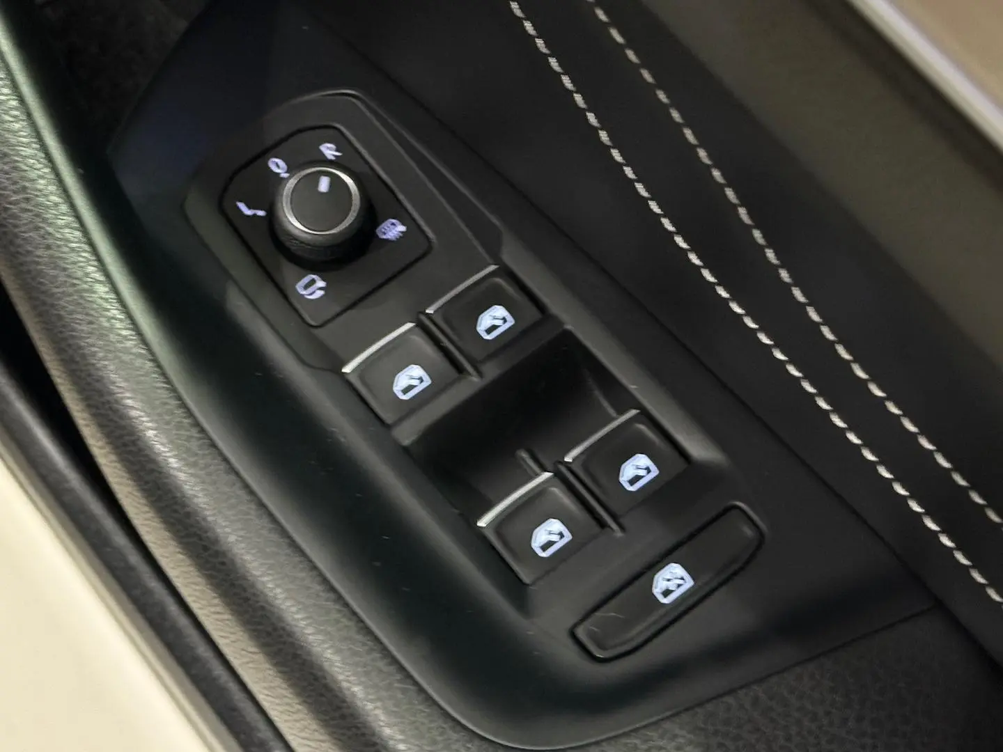 2022 Volkswagen Passat Gallery Image 17