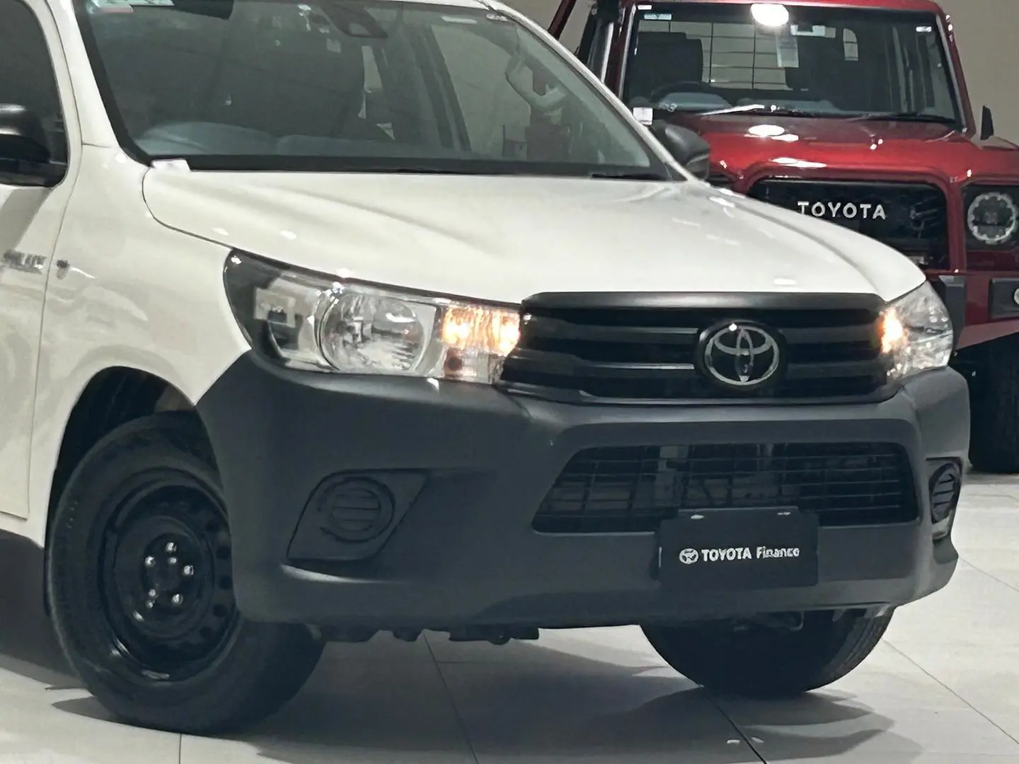 2021 Toyota Hilux Gallery Image 3