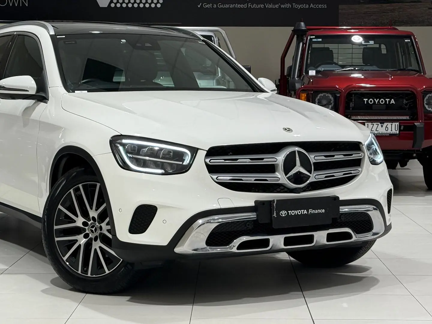 2021 Mercedes-Benz Glc-Class Gallery Image 3