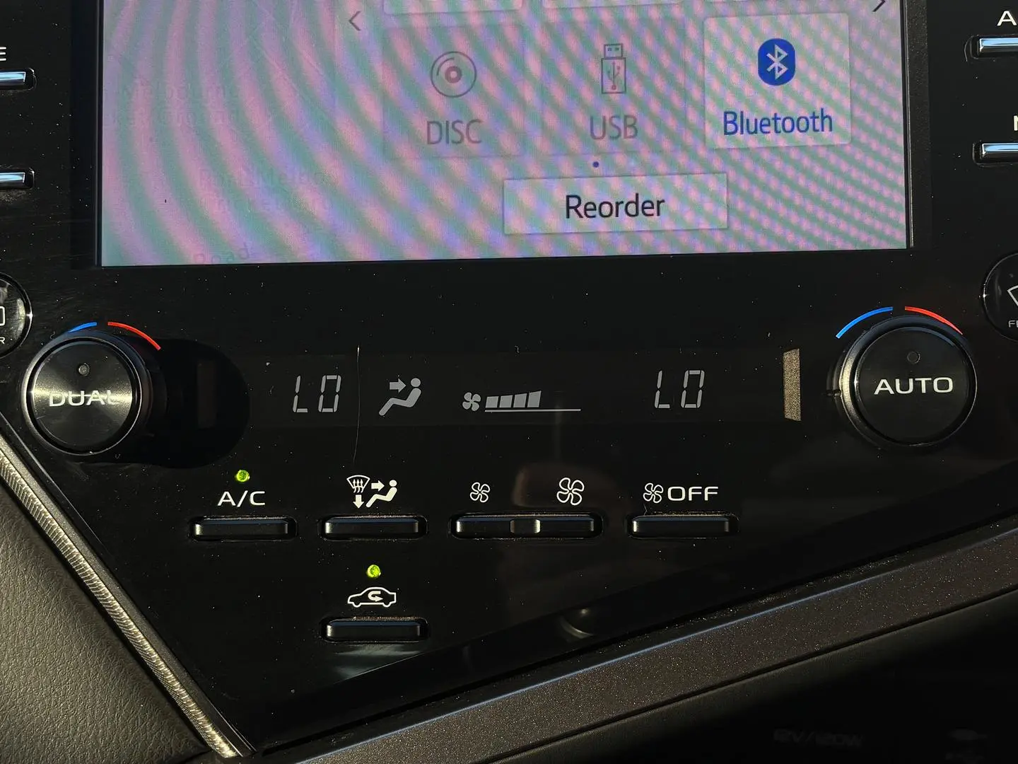 2019 Toyota Camry Gallery Image 18