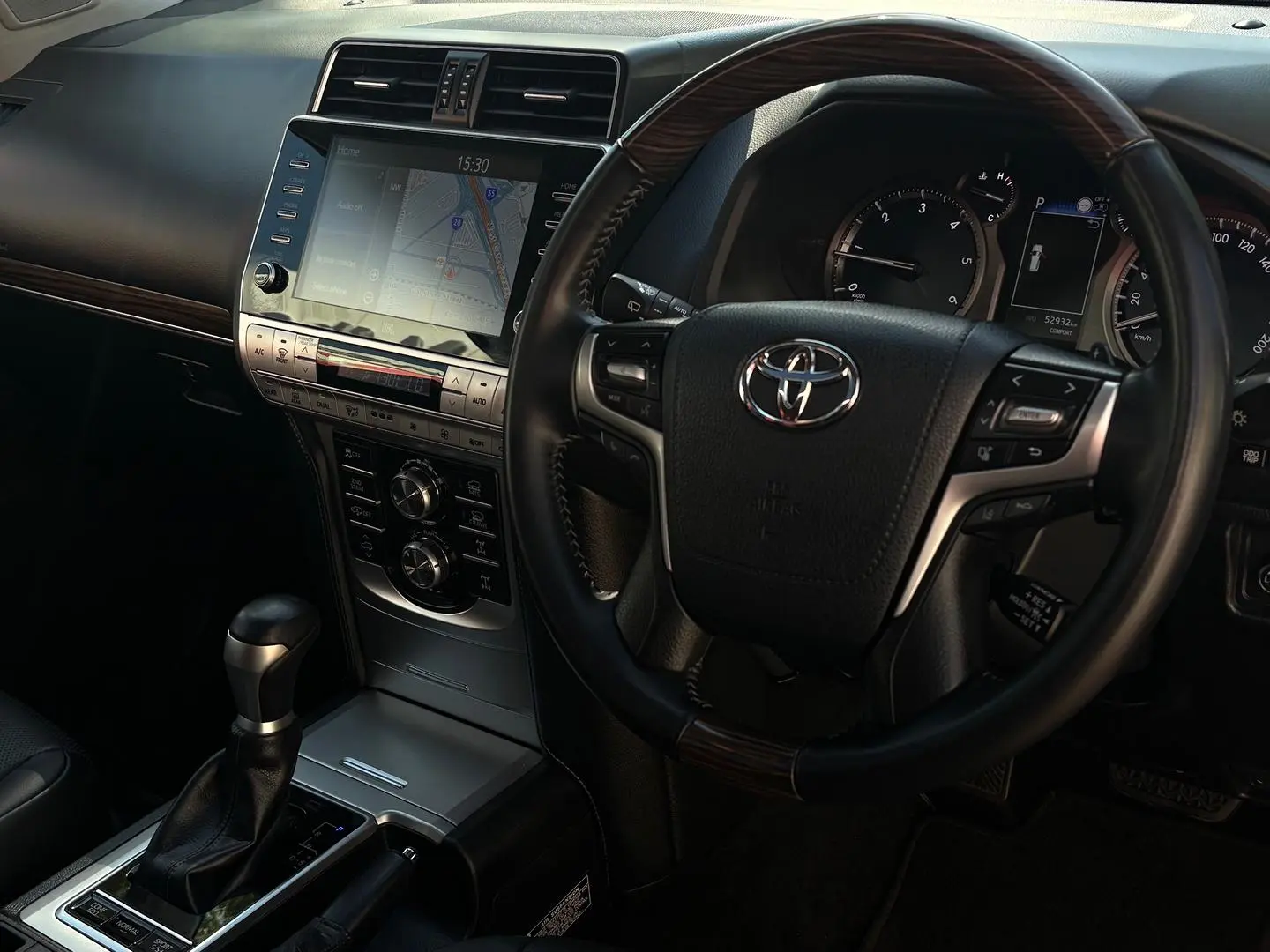 2022 Toyota Landcruiser Prado Gallery Image 13