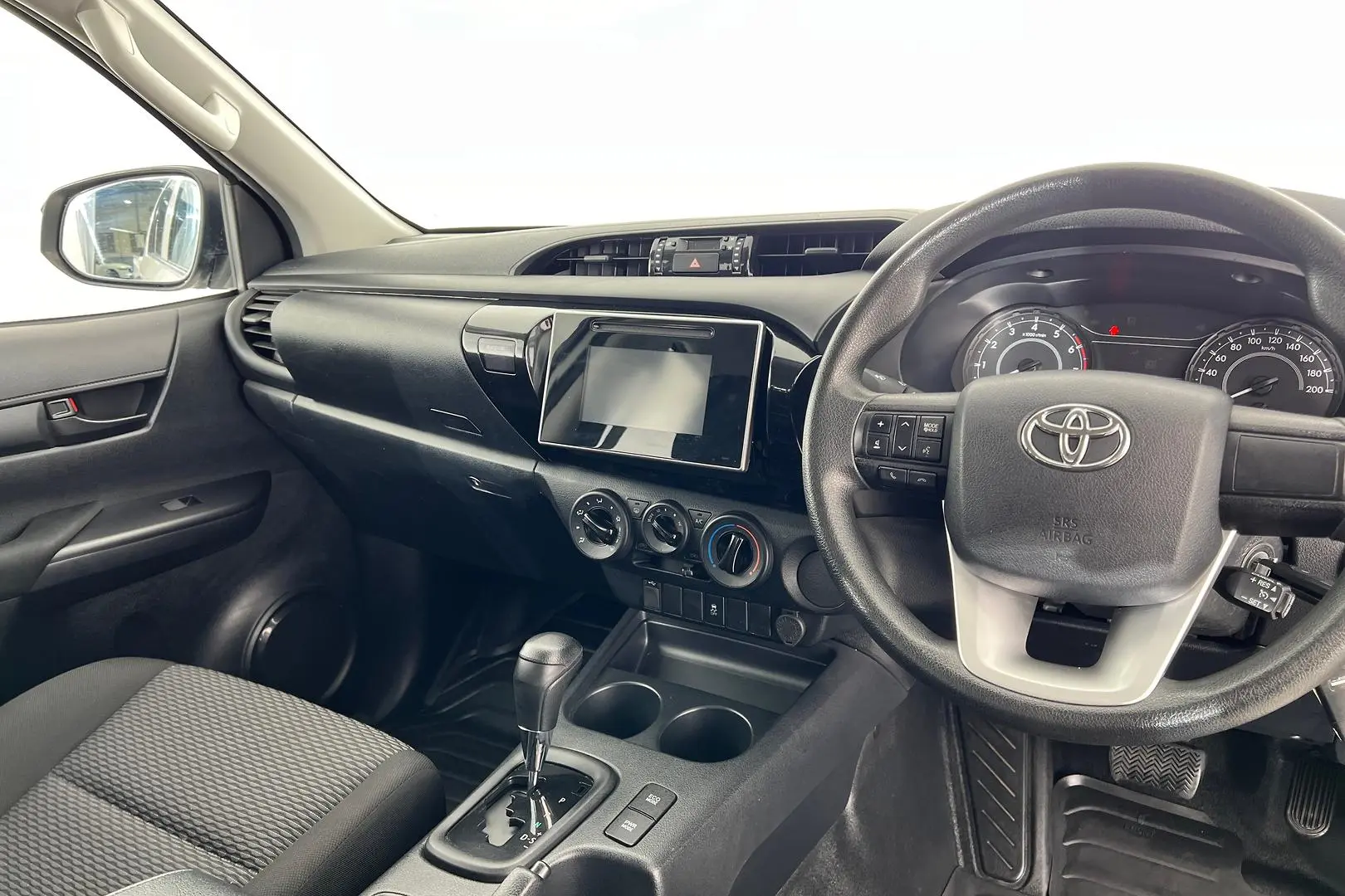 2019 Toyota Hilux Gallery Image 12