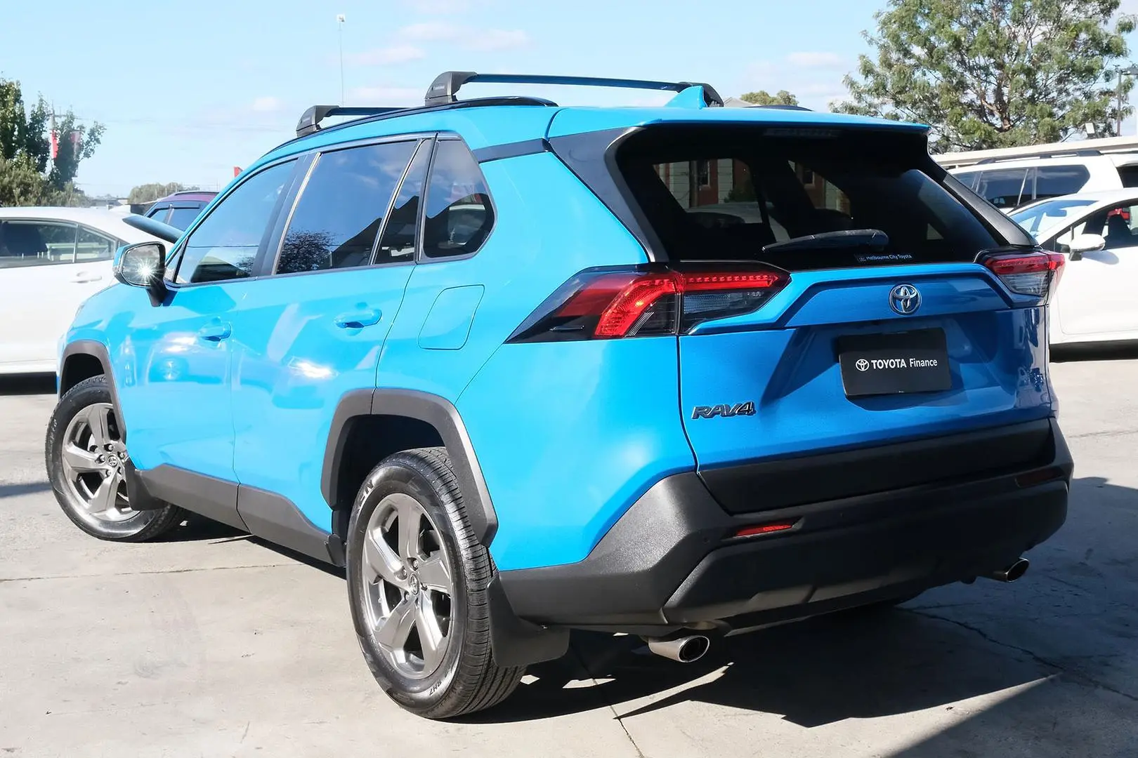 2019 Toyota RAV4 Gallery Image 2