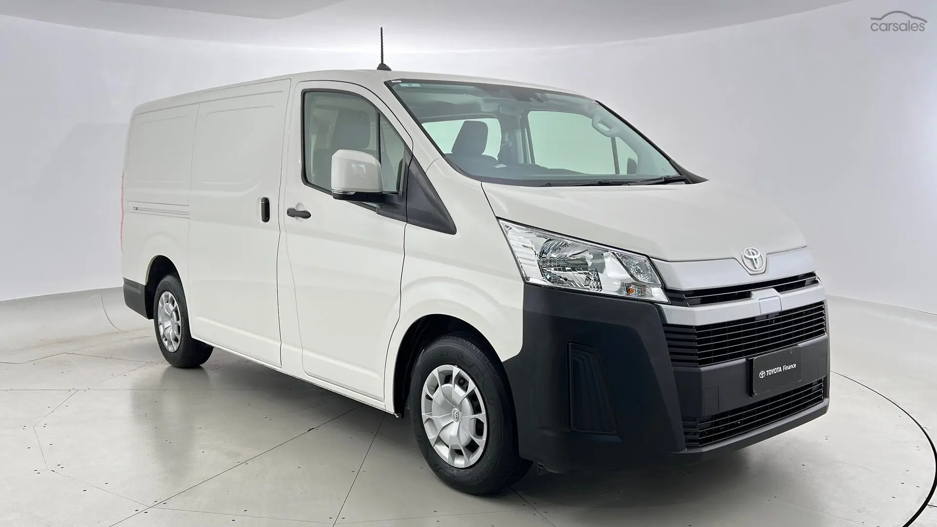 2020 Toyota Hiace Image 1