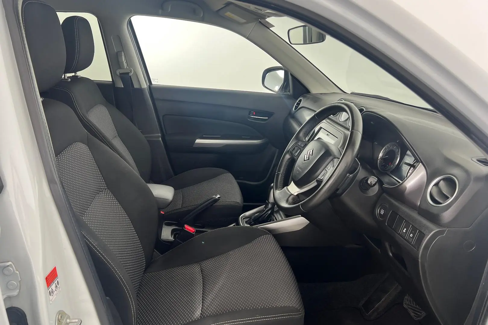 2020 Suzuki Vitara Gallery Image 17