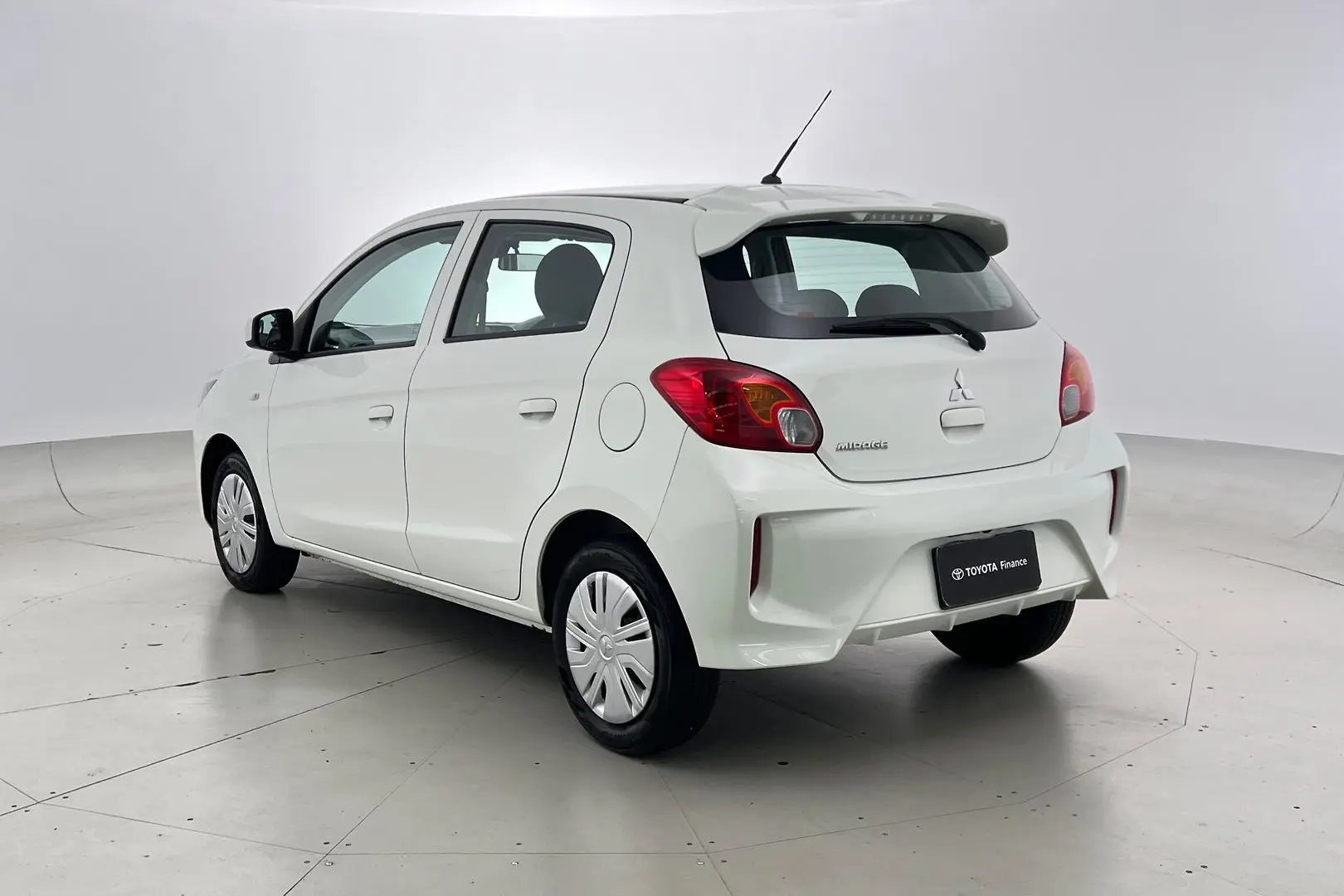 2020 Mitsubishi Mirage Gallery Image 8