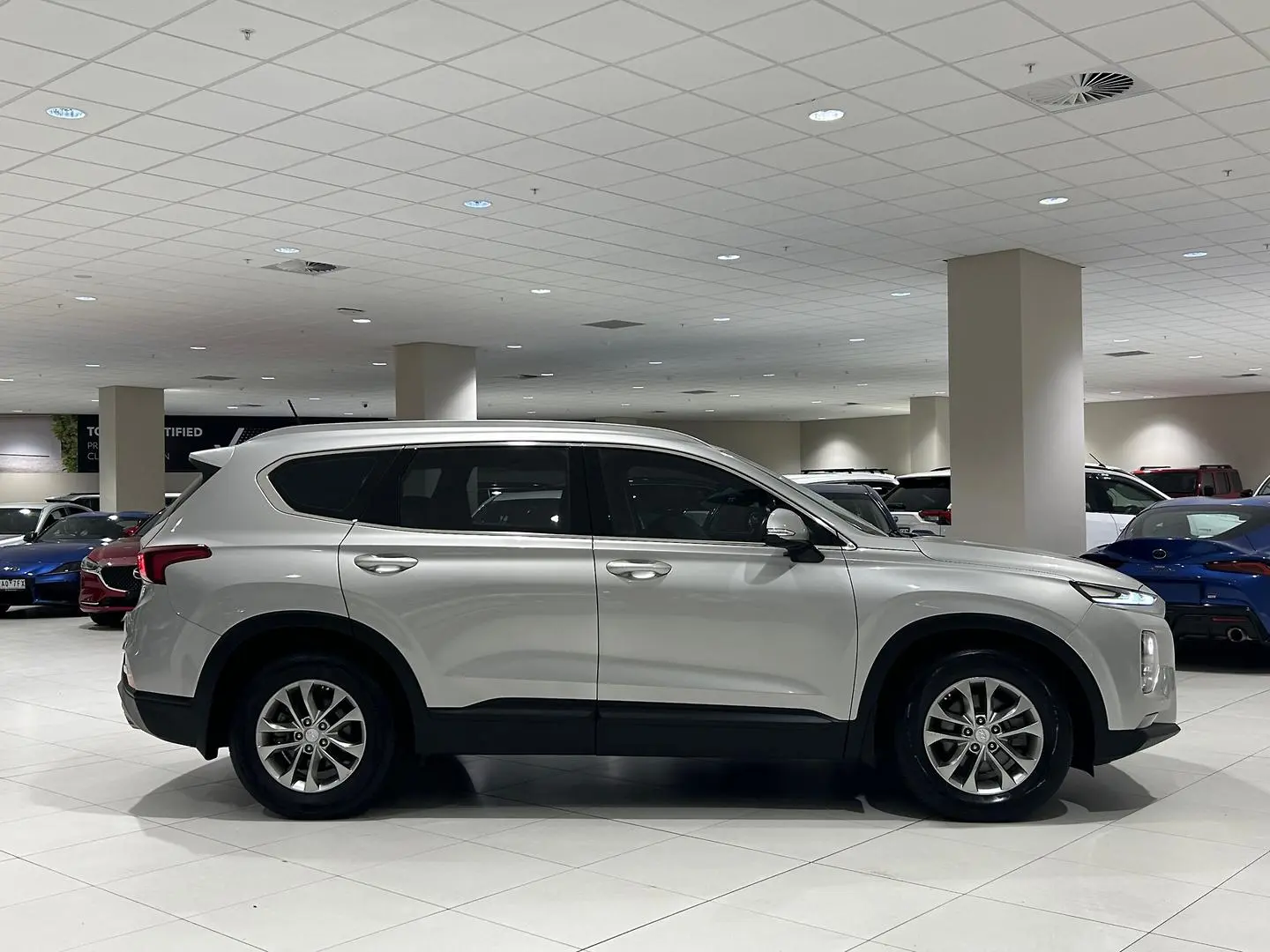 2020 Hyundai Santa Fe Gallery Image 2