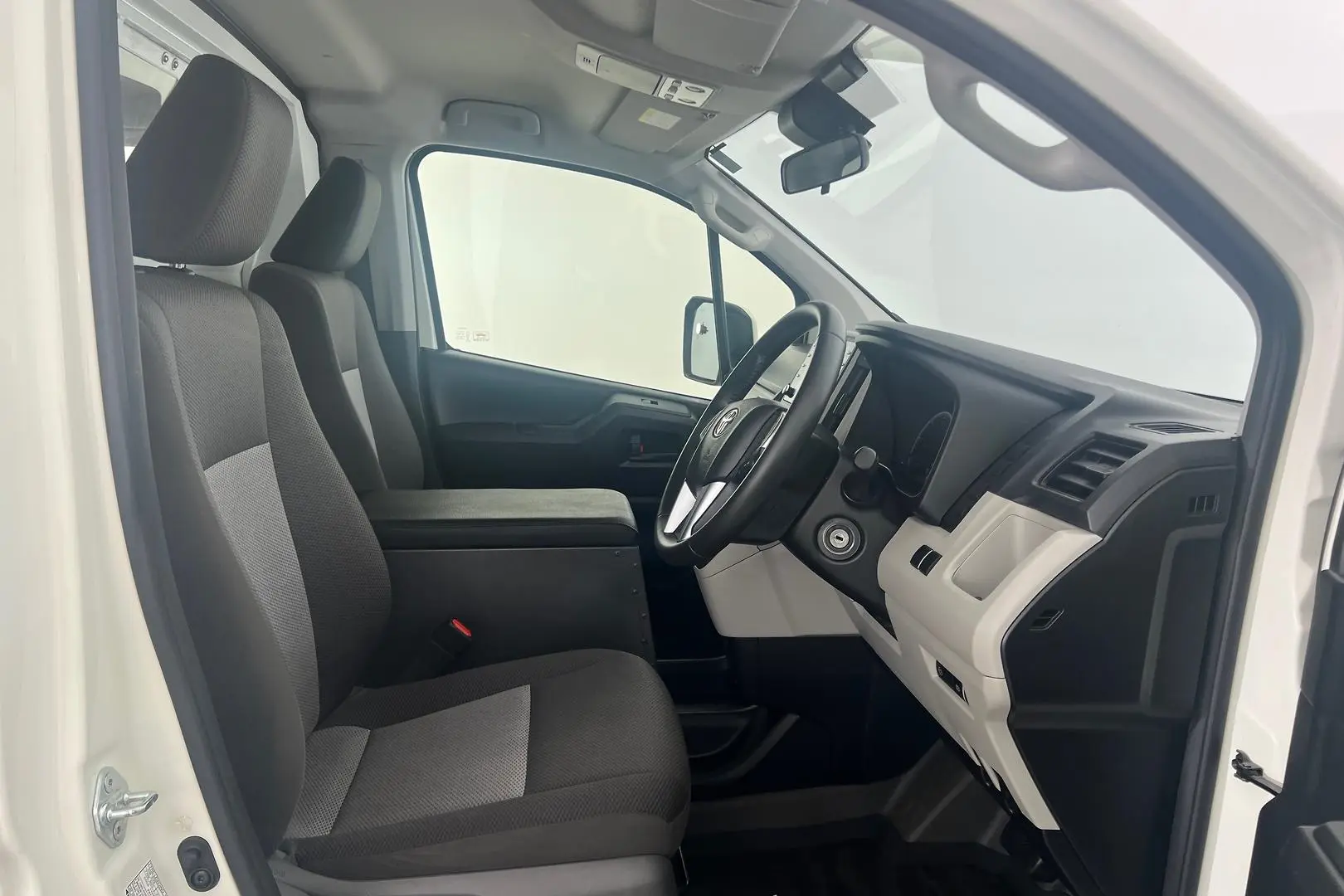 2021 Toyota Hiace Gallery Image 12