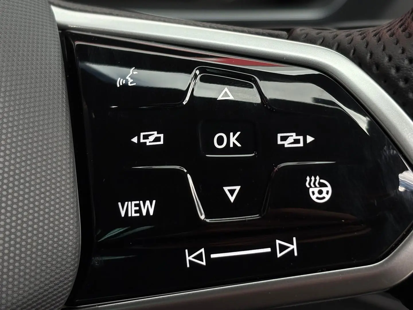 2023 Volkswagen Tiguan Gallery Image 19