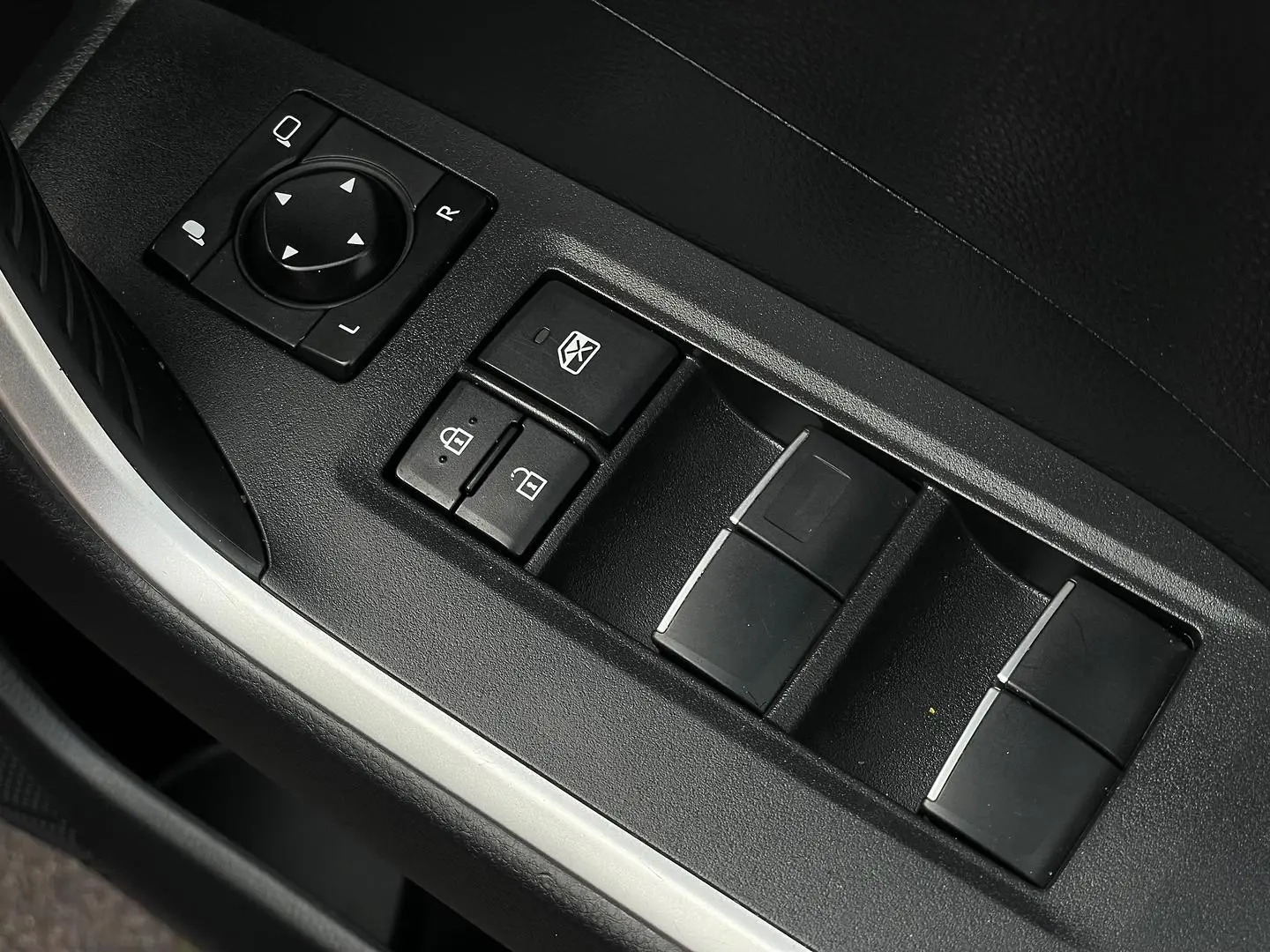 2019 Toyota RAV4 Gallery Image 15