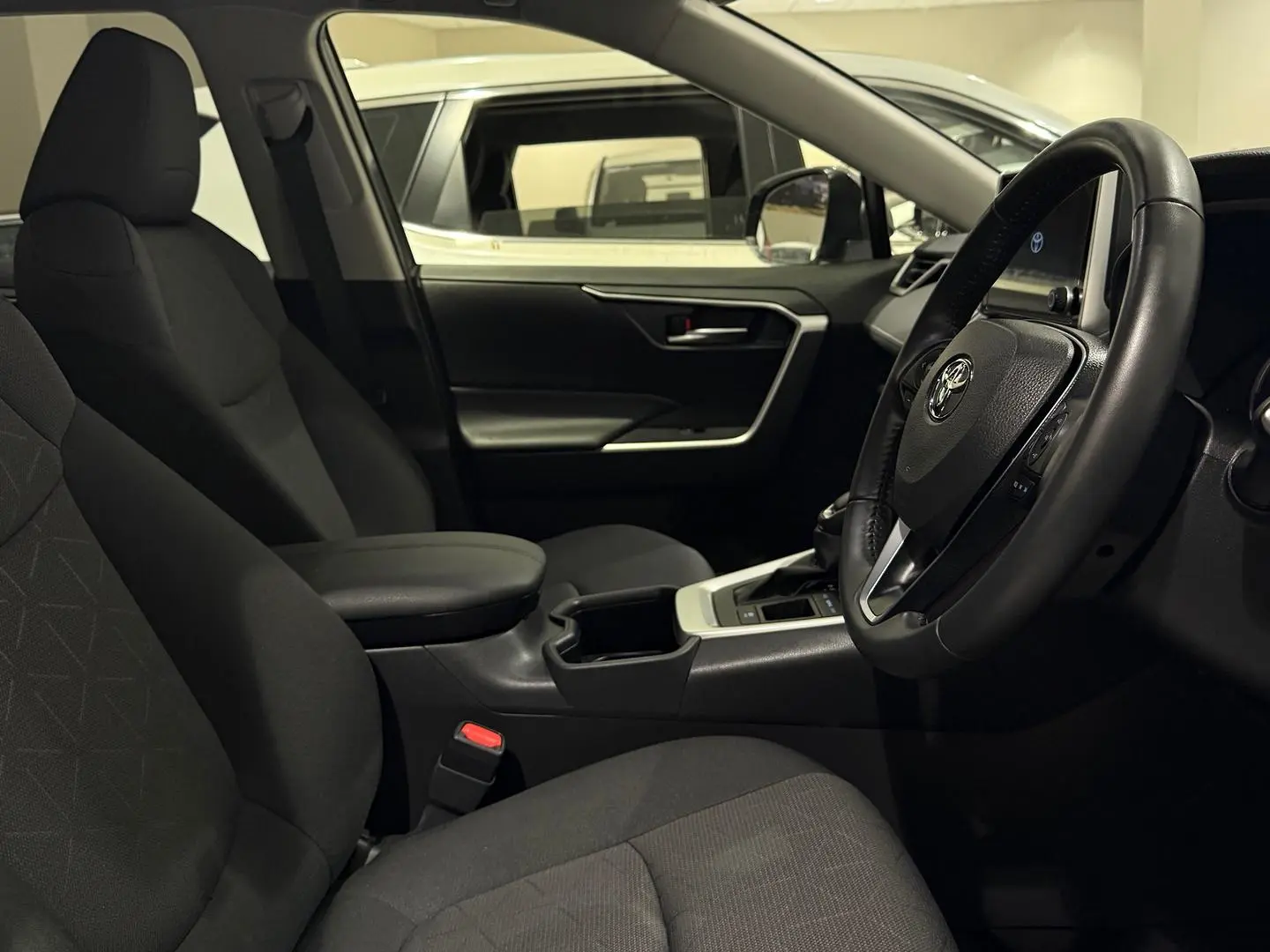 2024 Toyota RAV4 Gallery Image 12