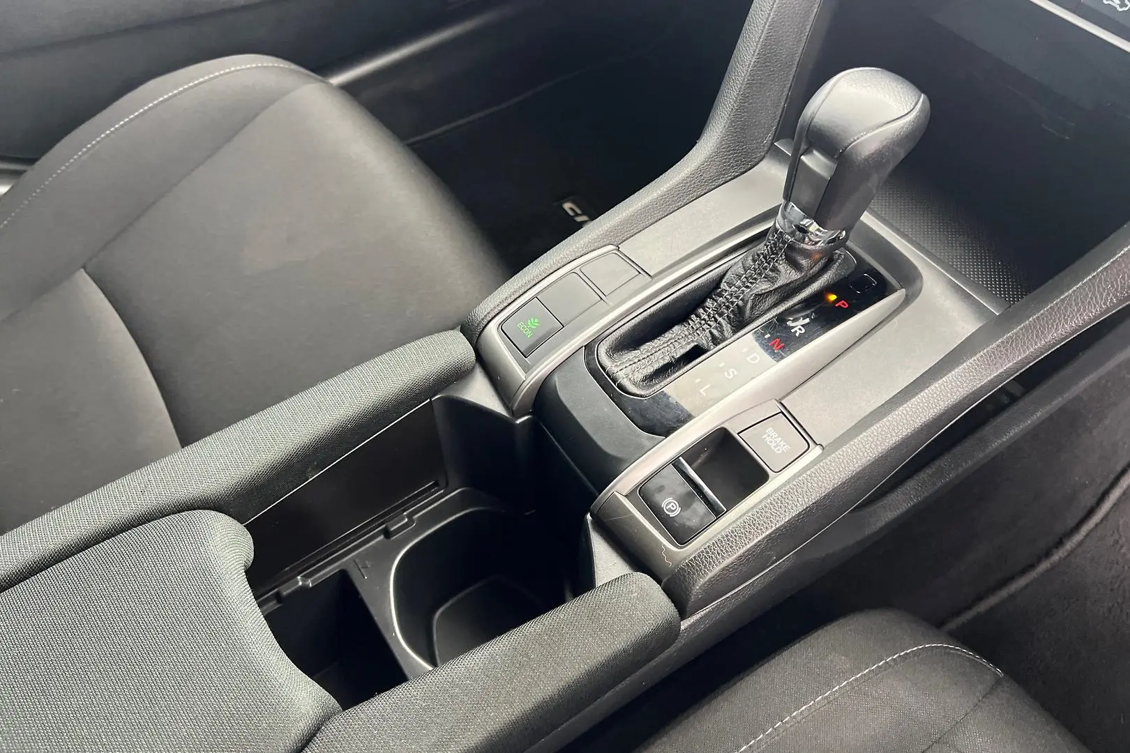 2017 Honda Civic Gallery Image 13