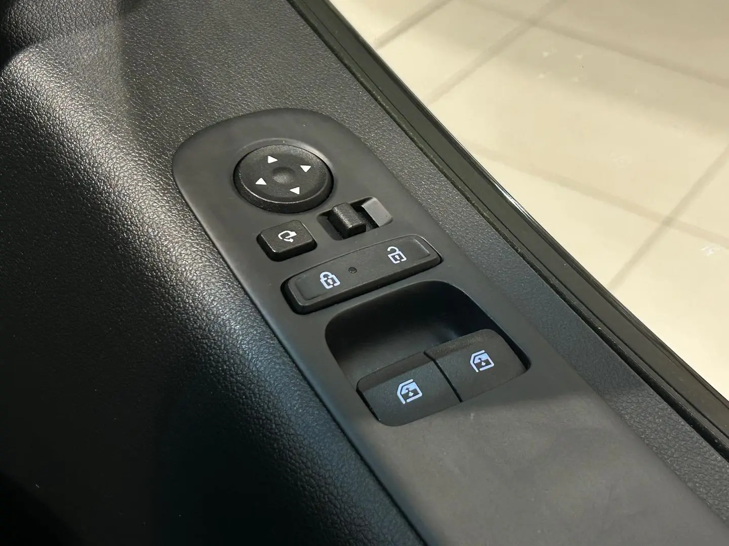 2022 Hyundai STARIA Gallery Image 21