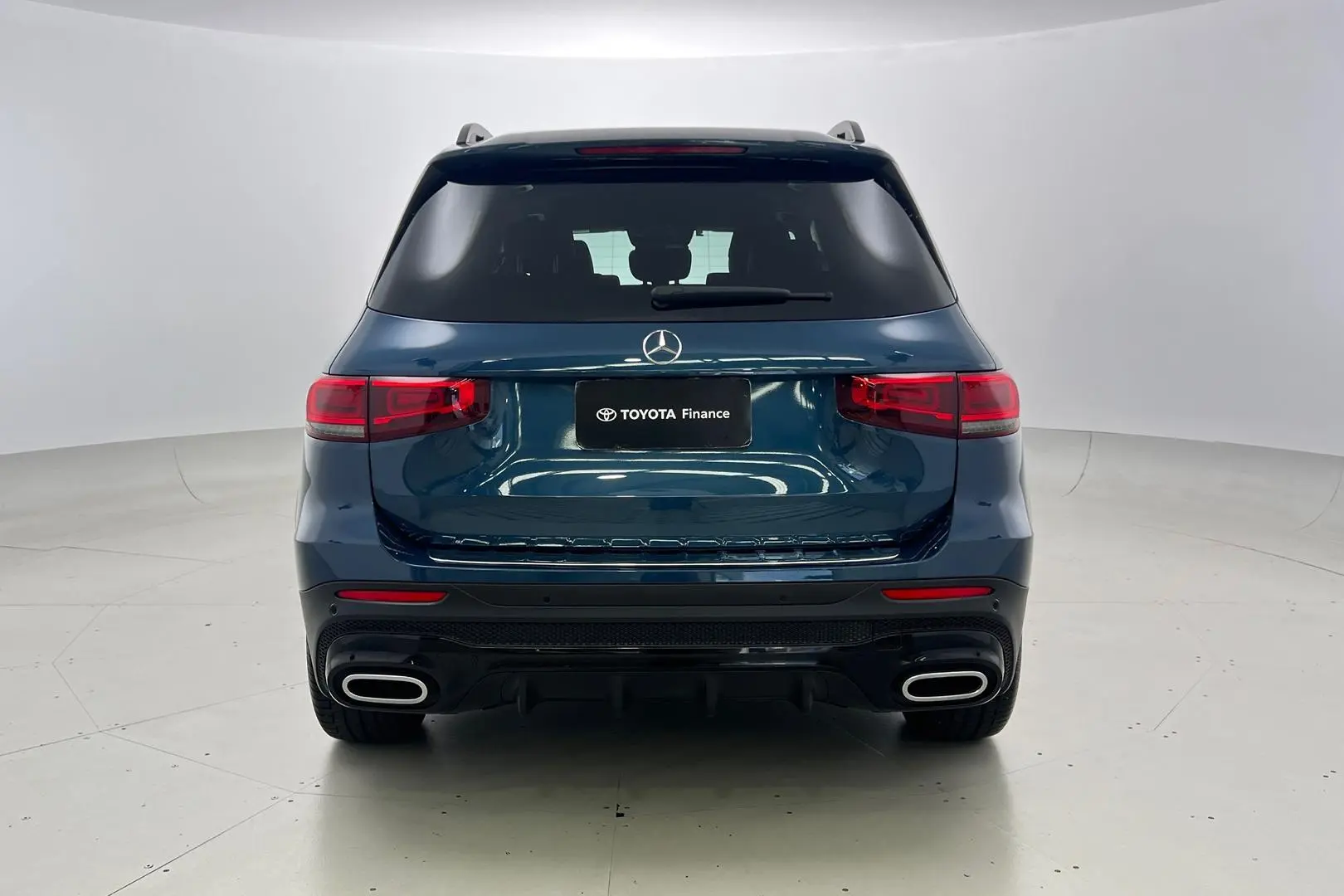 2021 Mercedes-Benz GLB-Class Gallery Image 6